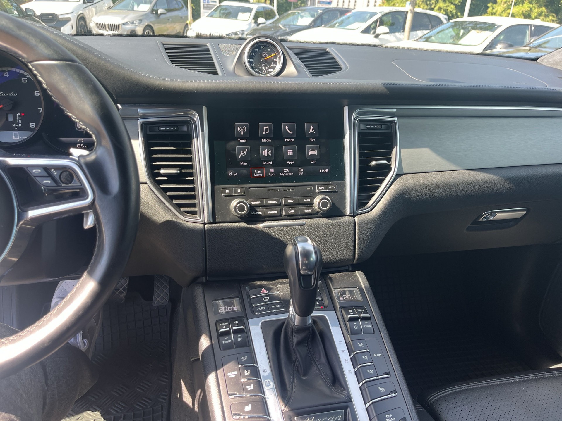 PORSCHE Macan Turbo Performance PDK-image-10