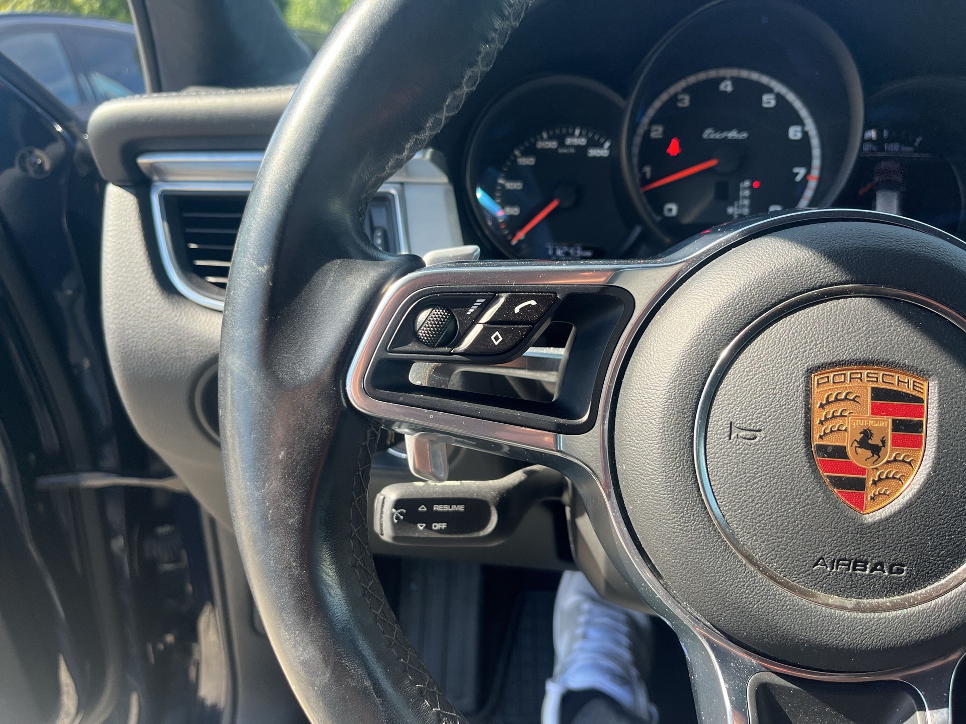 PORSCHE Macan Turbo Performance PDK-image-14