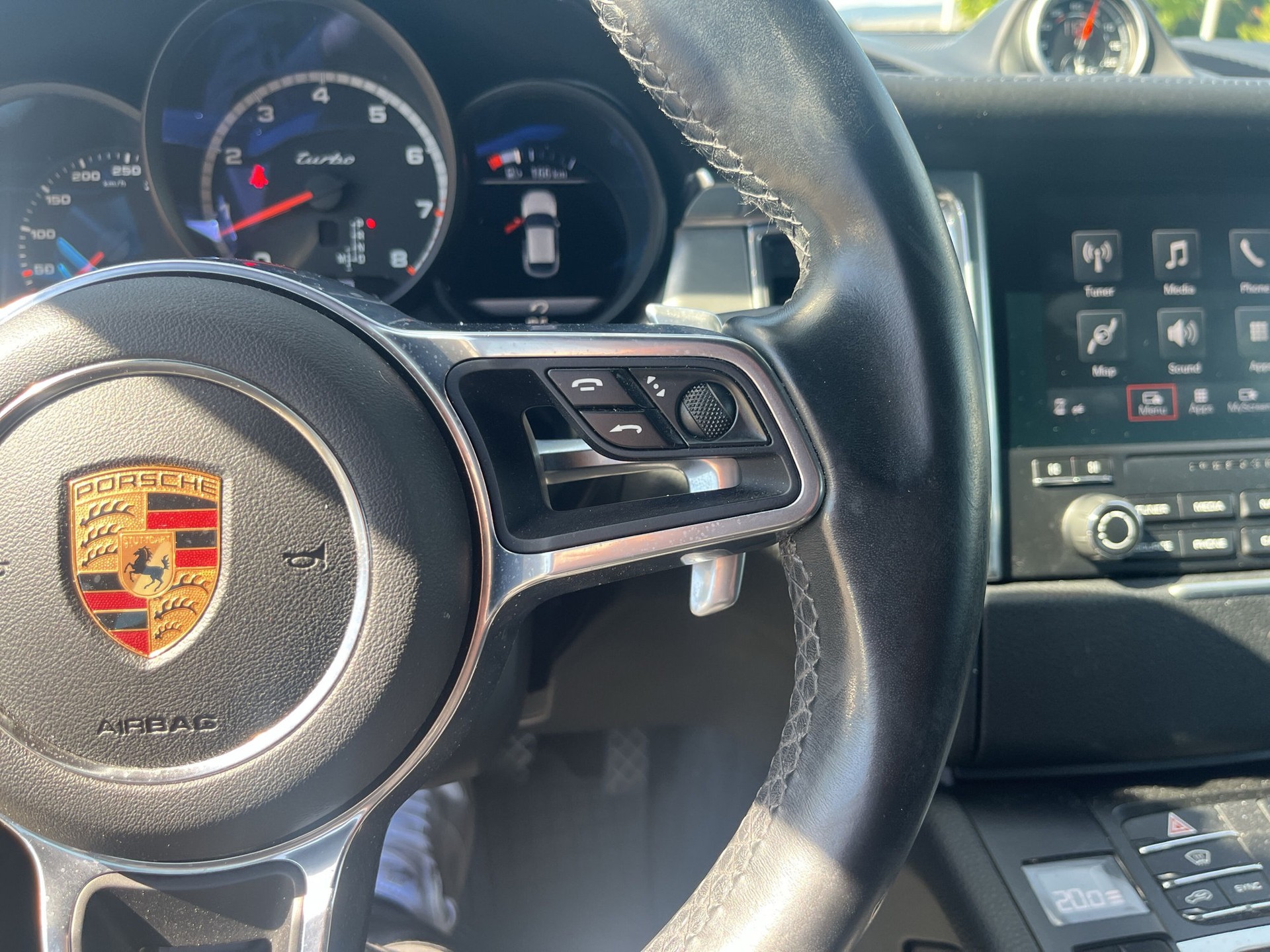 PORSCHE Macan Turbo Performance PDK-image-15