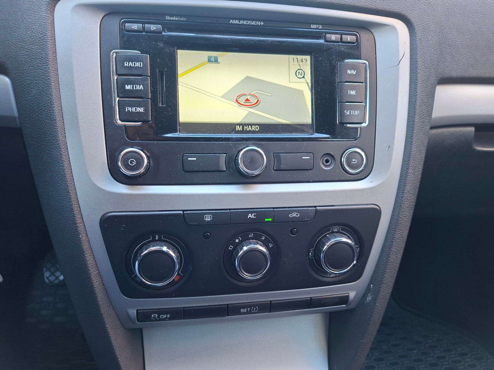 SKODA Octavia Combi 1.8 TSI AllDrive 4x4-image-11