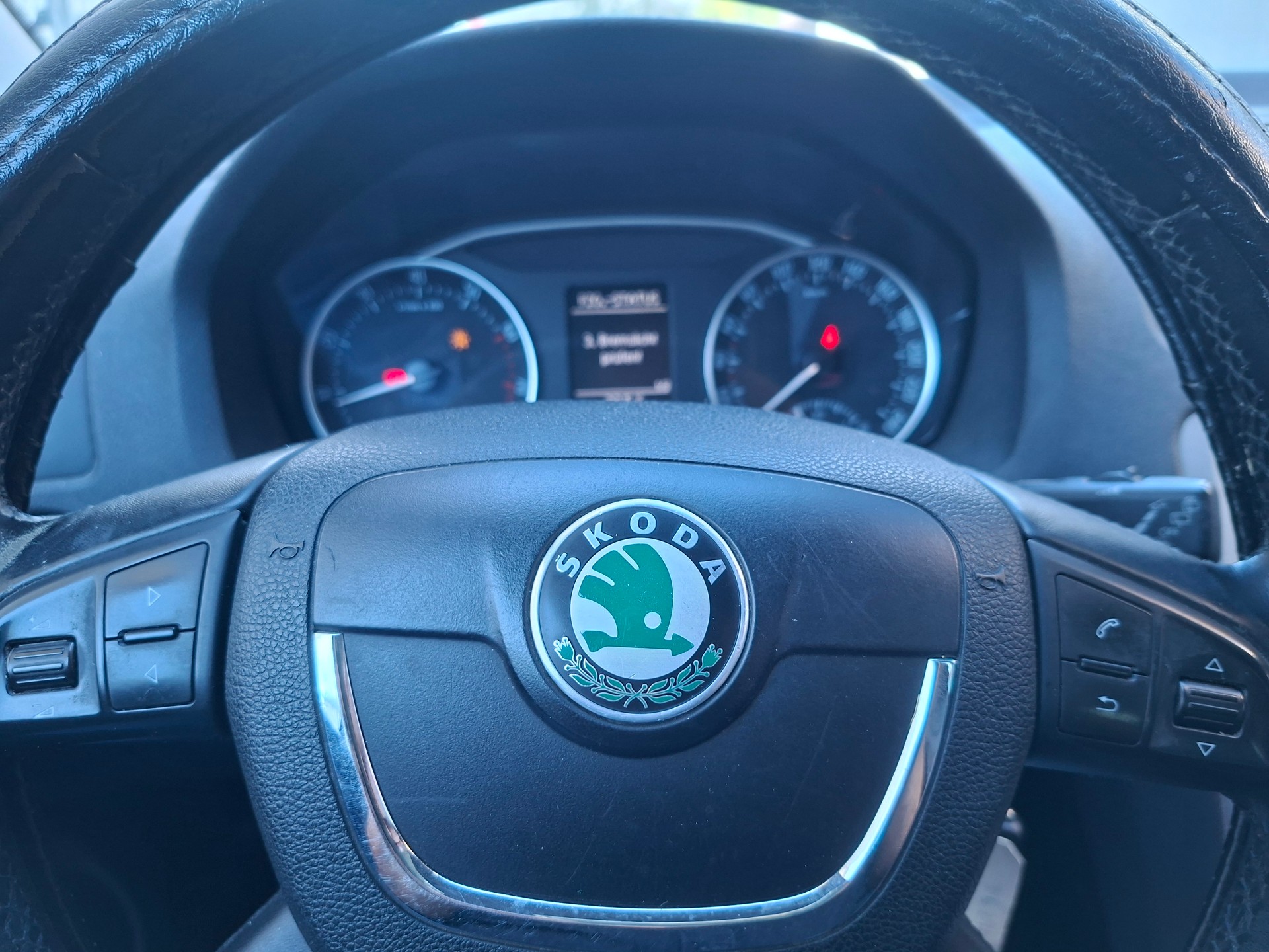 SKODA Octavia Combi 1.8 TSI AllDrive 4x4-image-12