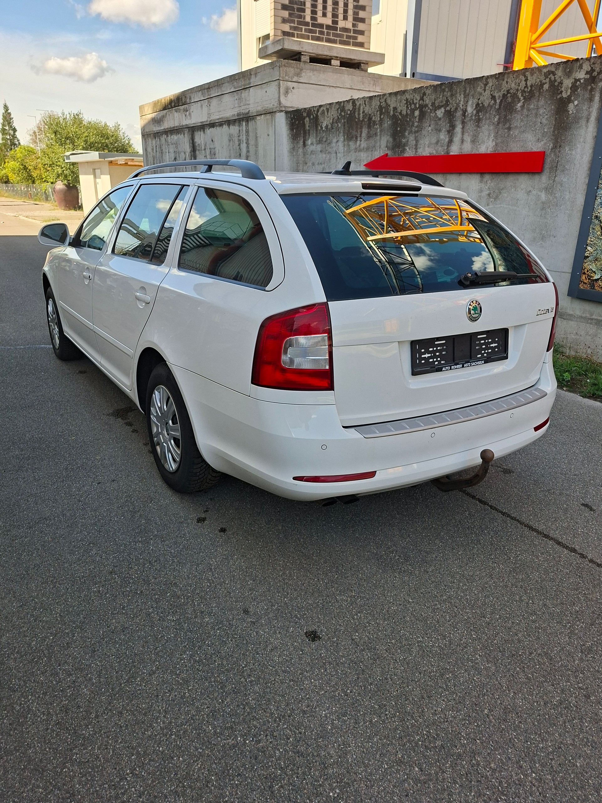 SKODA Octavia Combi 1.8 TSI AllDrive 4x4-image-1