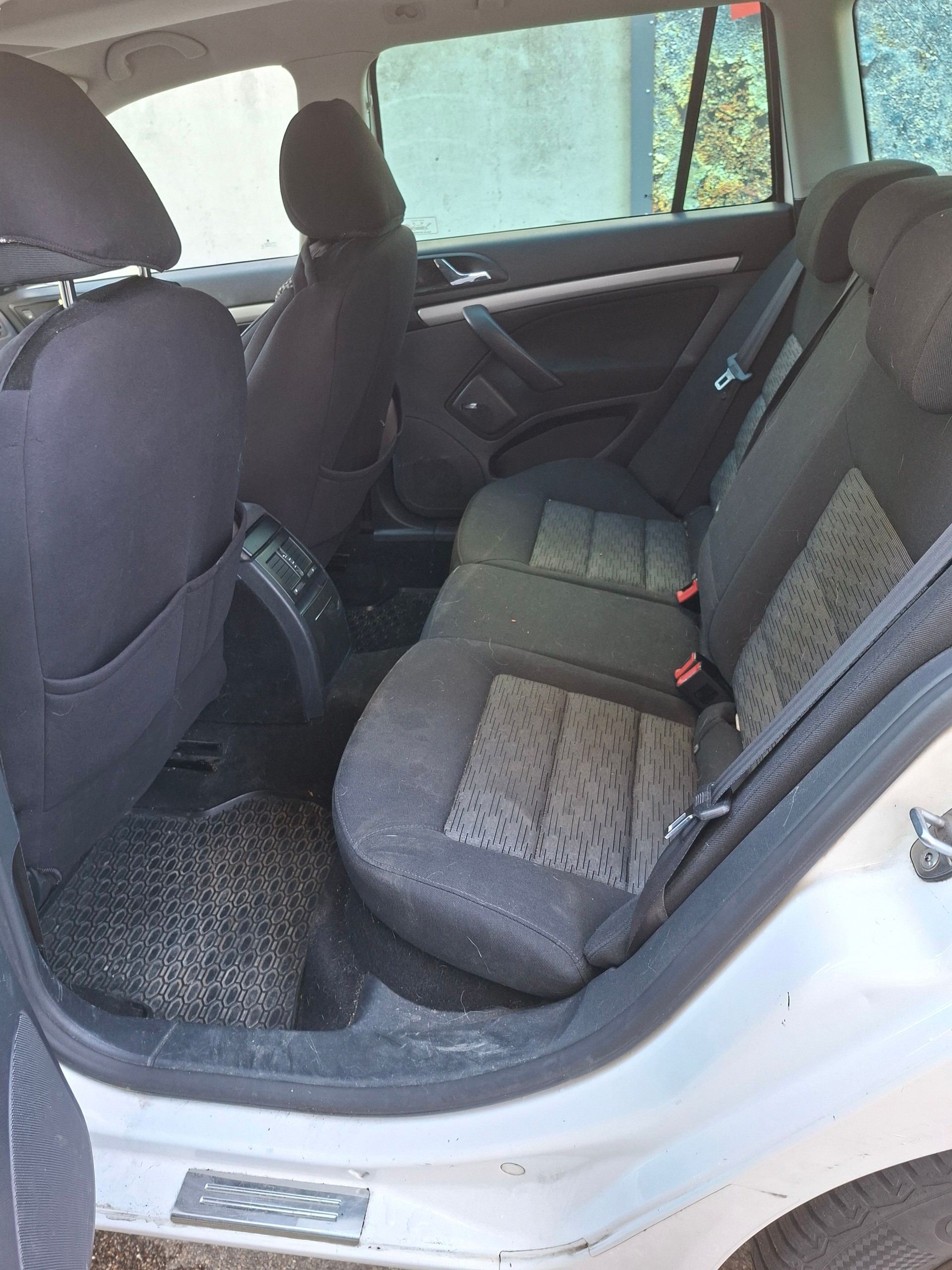 SKODA Octavia Combi 1.8 TSI AllDrive 4x4-image-13