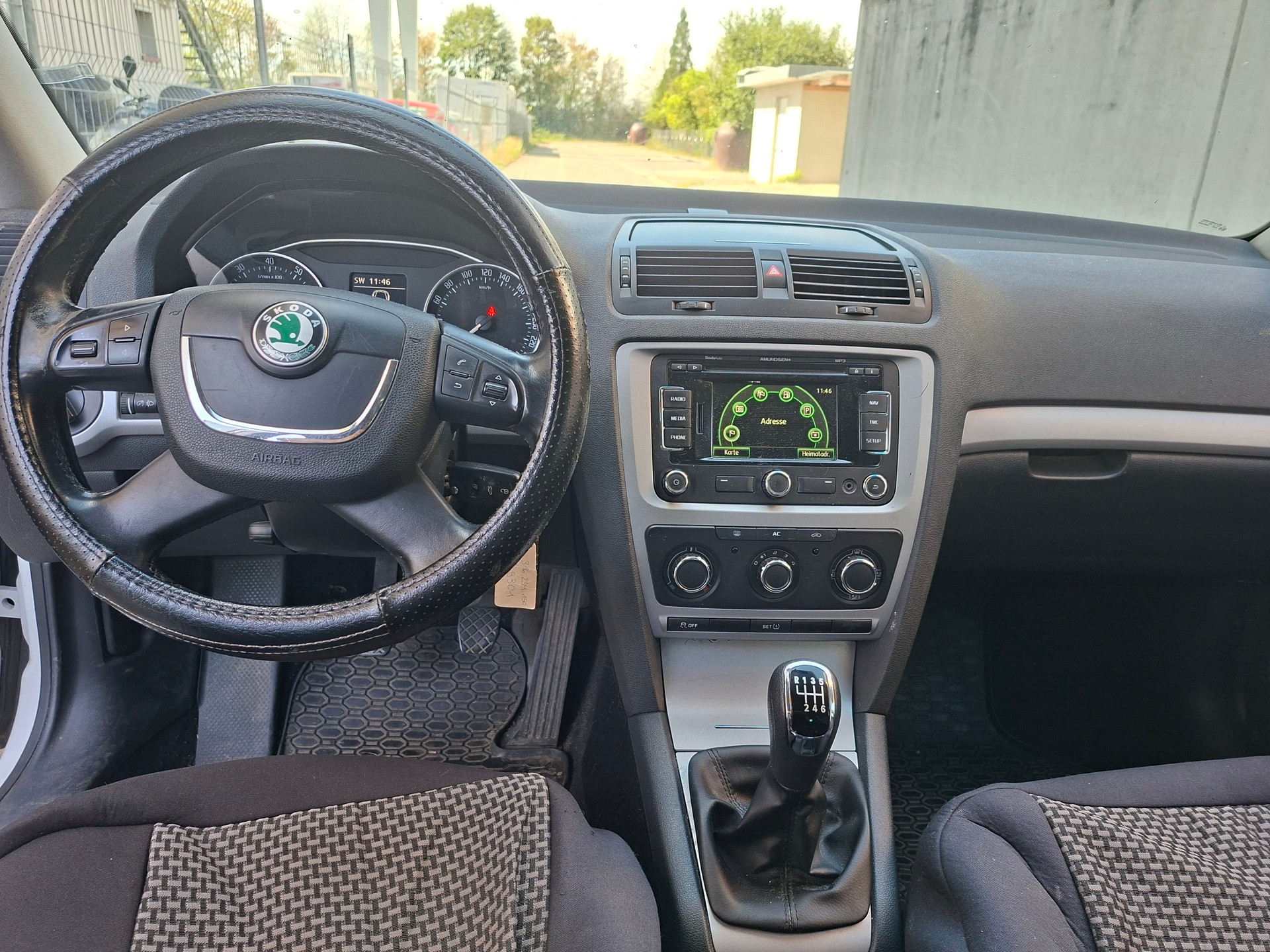 SKODA Octavia Combi 1.8 TSI AllDrive 4x4-image-8