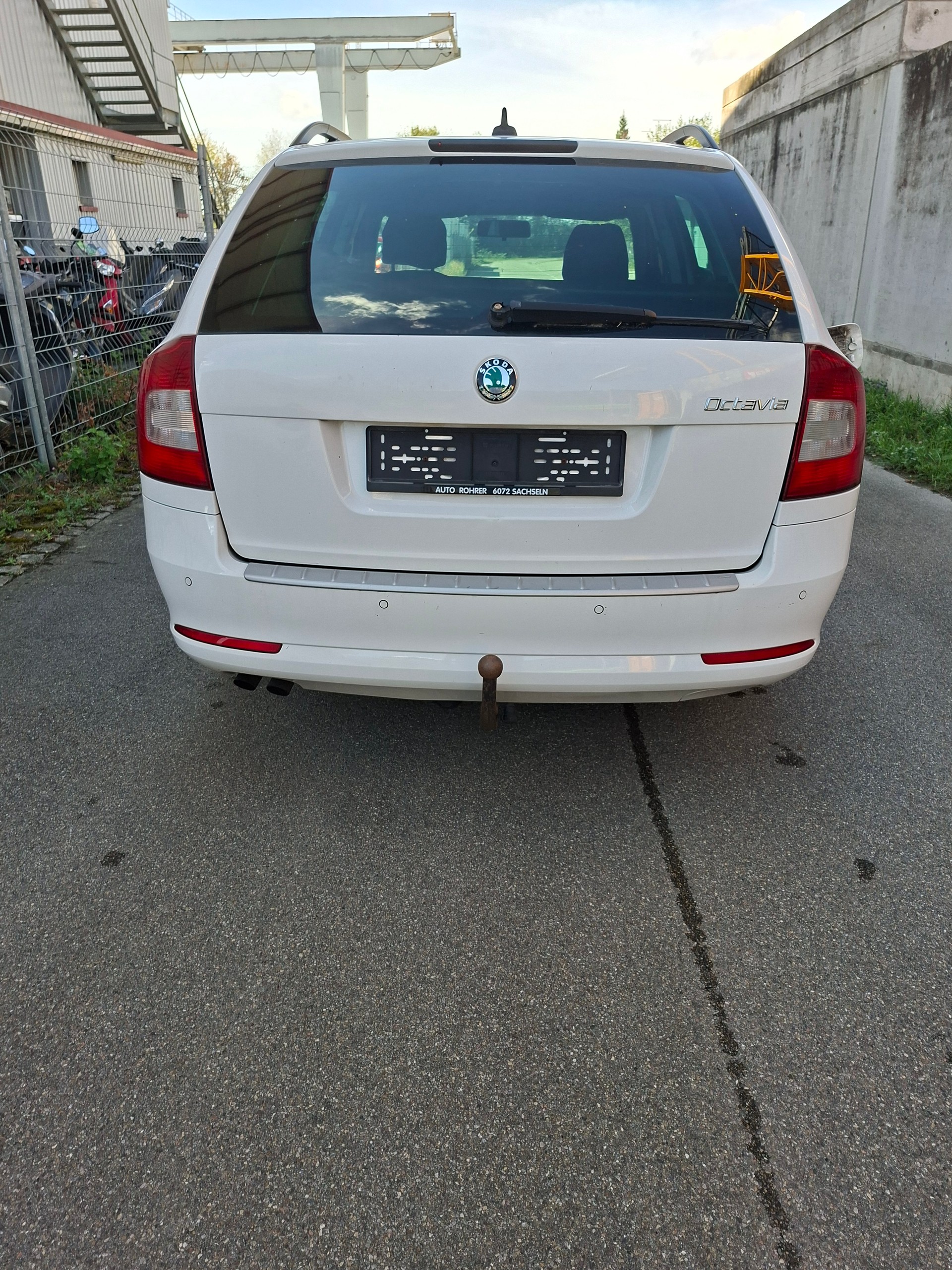 SKODA Octavia Combi 1.8 TSI AllDrive 4x4-image-2