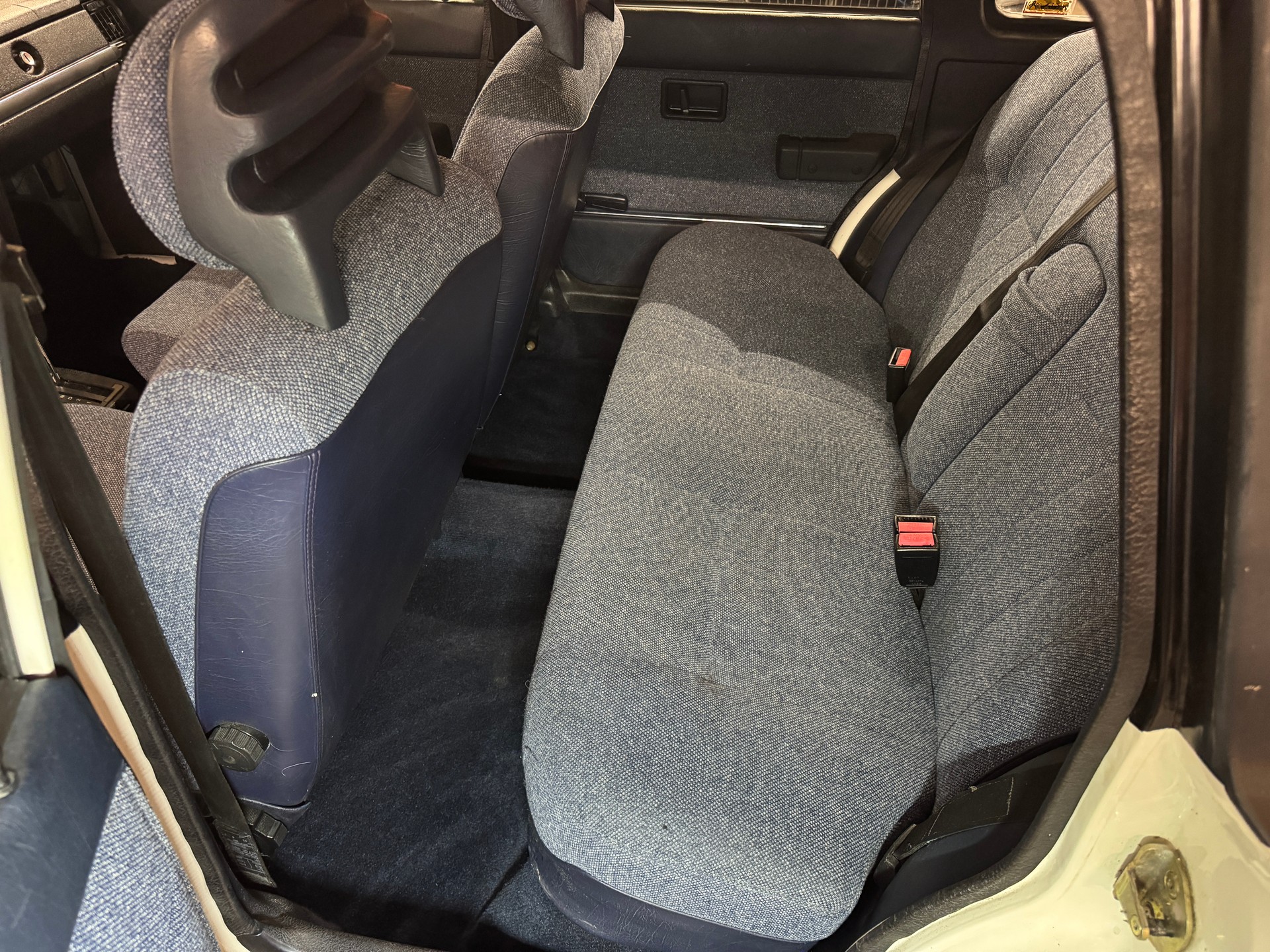 VOLVO 240 2.3 Classic-image-1