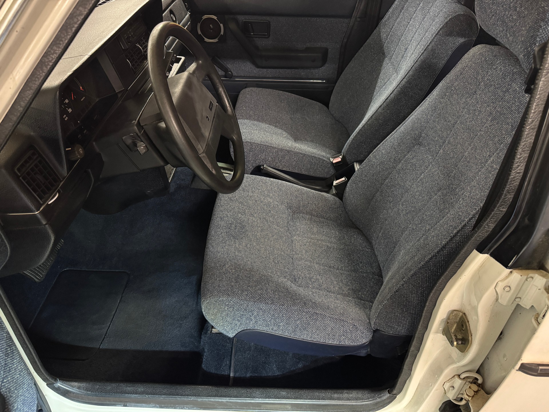 VOLVO 240 2.3 Classic