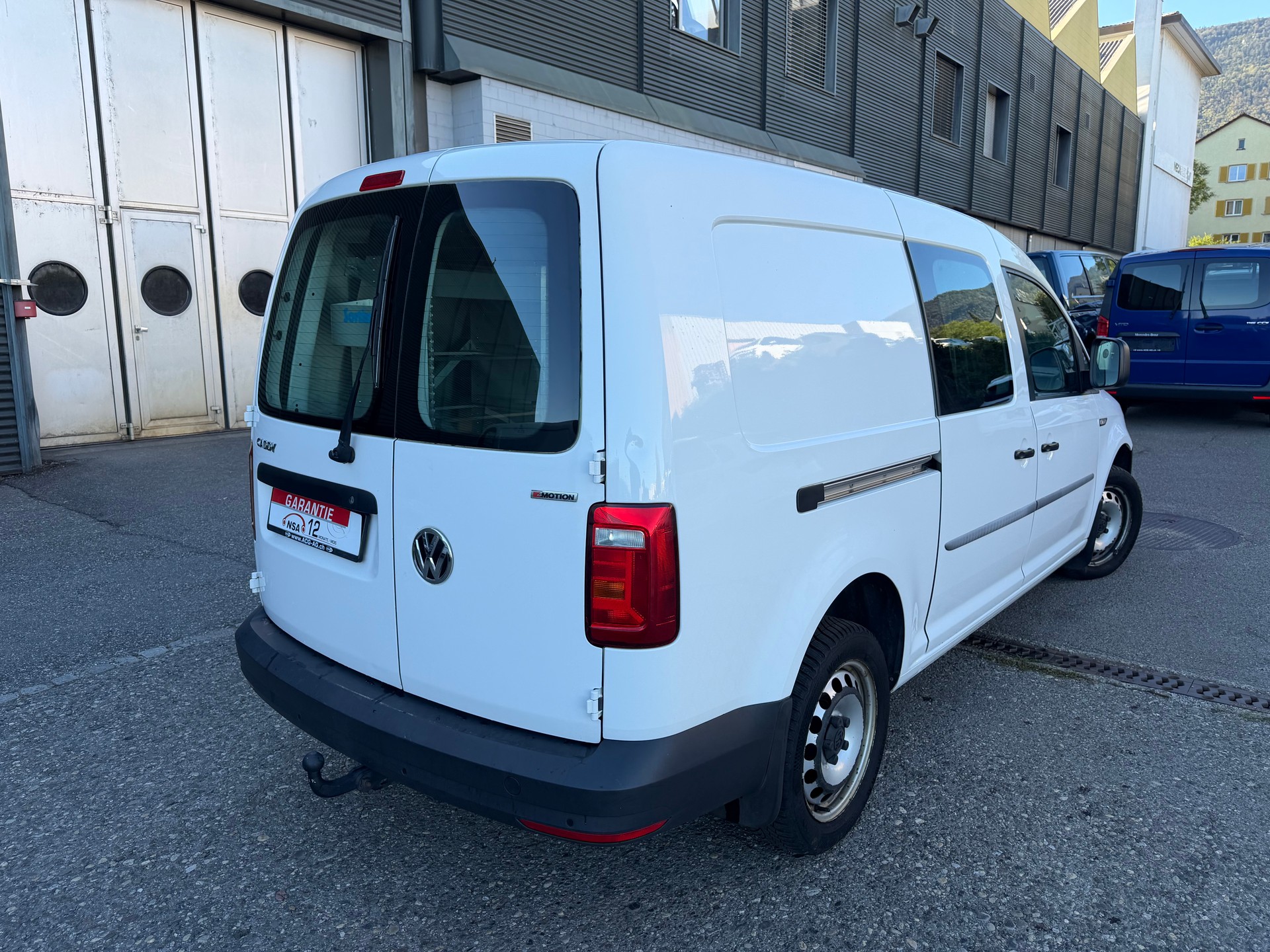 VW Caddy Maxi 2.0TDI 4Motion BlueMotion Technology DSG ** Klimaanlage ** Anh-Kupplung ** Airbag ** Frisch Ab MFK & Service **-image-4