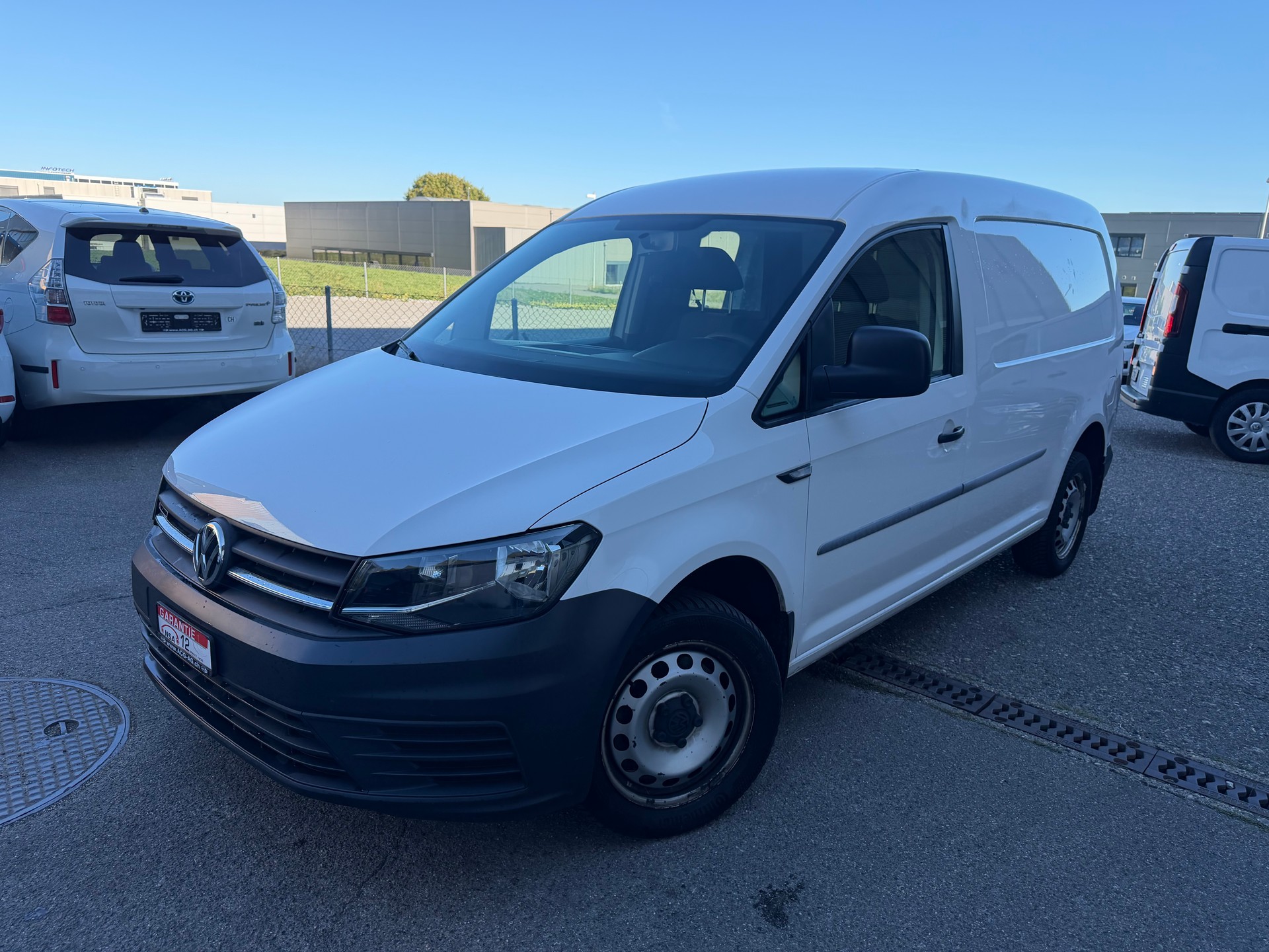VW Caddy Maxi 2.0TDI 4Motion BlueMotion Technology DSG ** Klimaanlage ** Anh-Kupplung ** Airbag ** Frisch Ab MFK & Service **-image-0