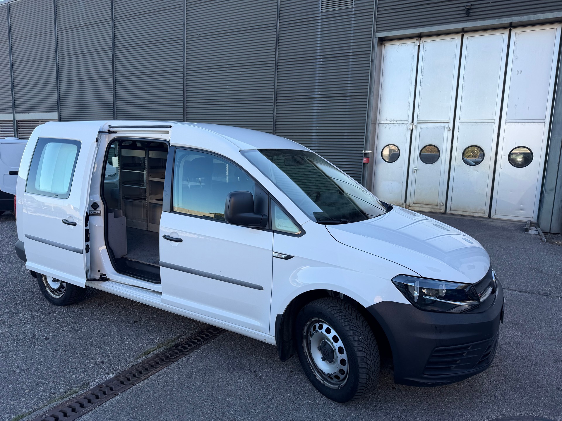 VW Caddy Maxi 2.0TDI 4Motion BlueMotion Technology DSG ** Klimaanlage ** Anh-Kupplung ** Airbag ** Frisch Ab MFK & Service **-image-7