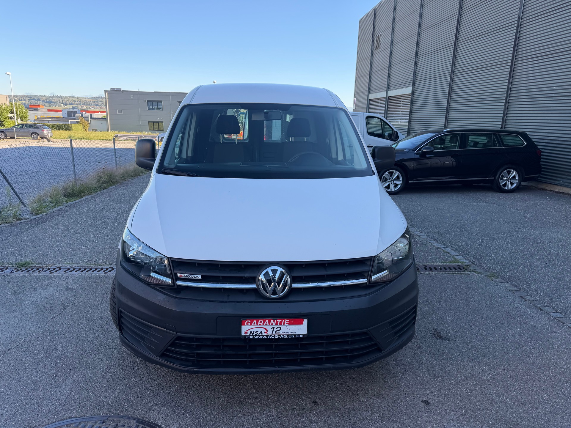 VW Caddy Maxi 2.0TDI 4Motion BlueMotion Technology DSG ** Klimaanlage ** Anh-Kupplung ** Airbag ** Frisch Ab MFK & Service **-image-1