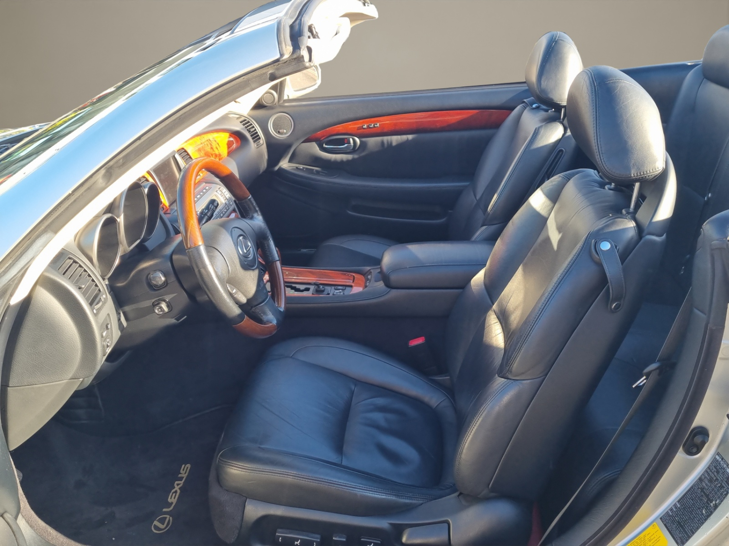 LEXUS SC430-image-17