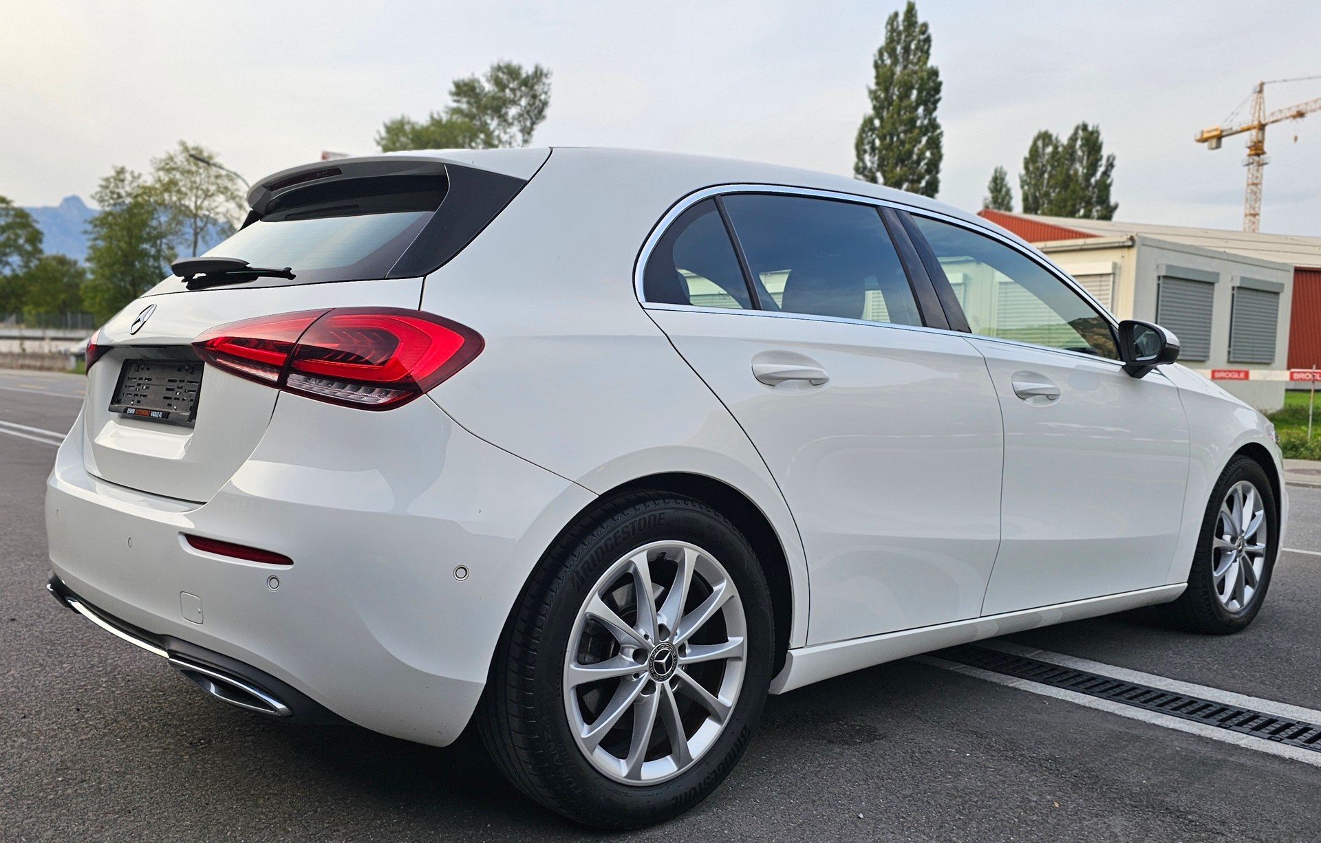 MERCEDES-BENZ A 220 Progressive 7G-DCT 4Matic-image-5