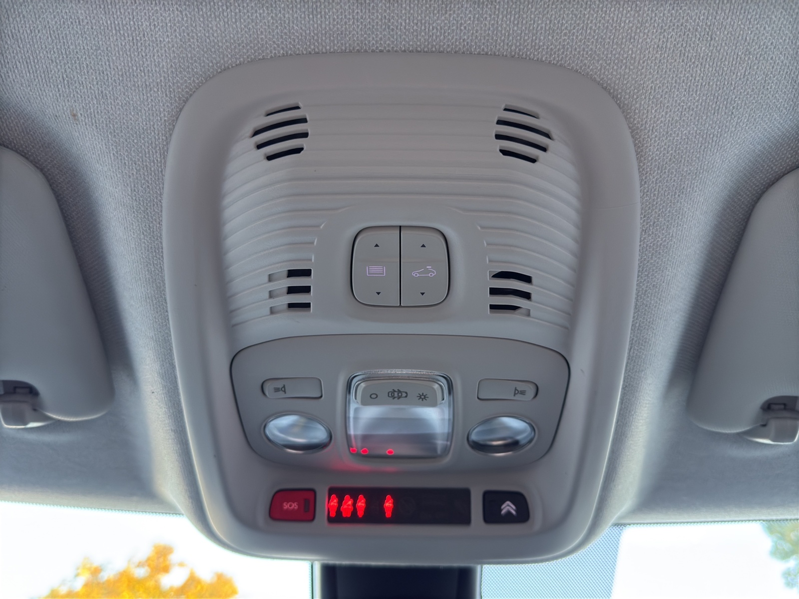 CITROEN C3 Aircross 1.2i PureTech Shine Pack EAT6-image-27