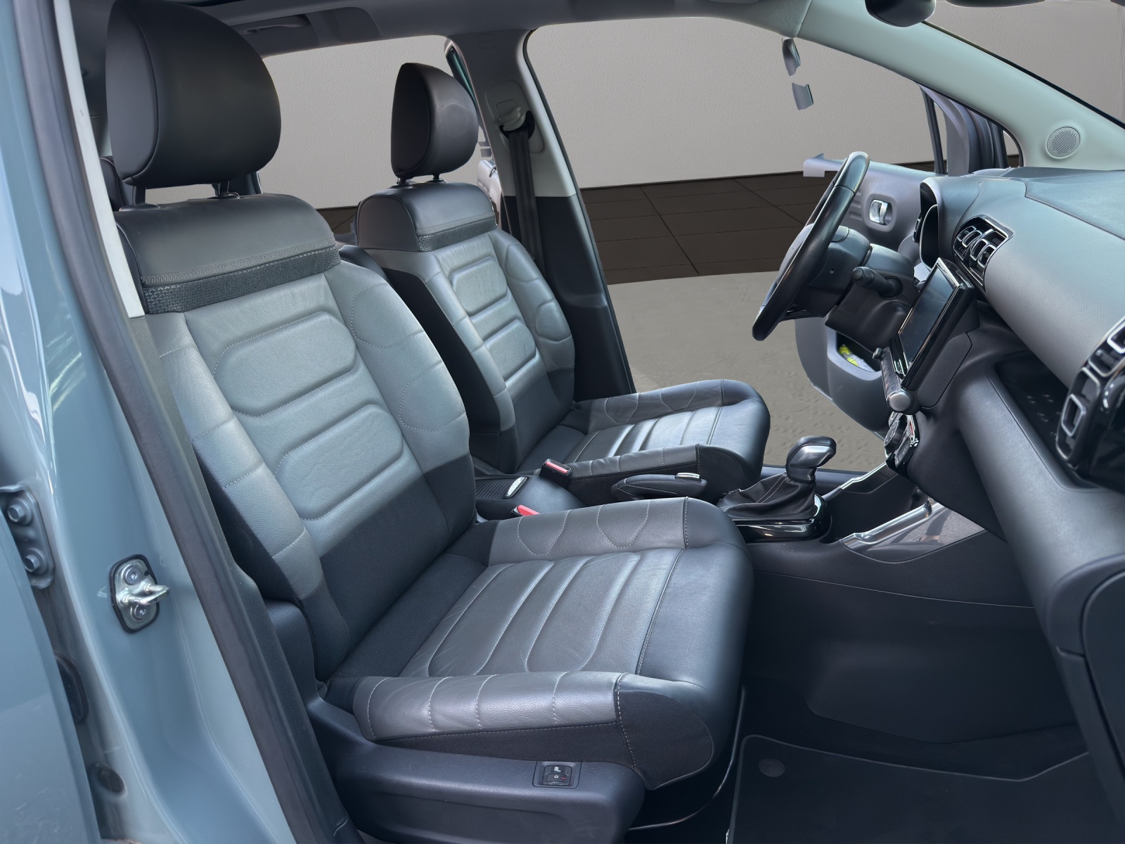 CITROEN C3 Aircross 1.2i PureTech Shine Pack EAT6-image-16
