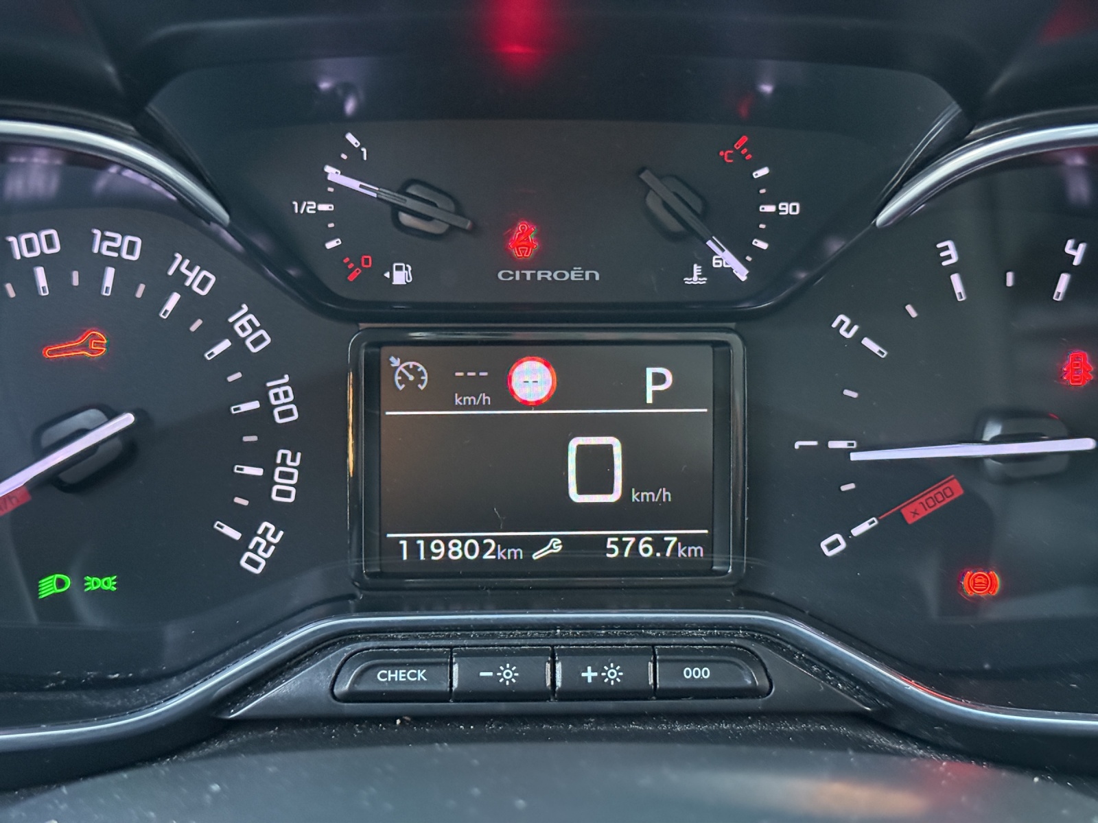 CITROEN C3 Aircross 1.2i PureTech Shine Pack EAT6-image-10