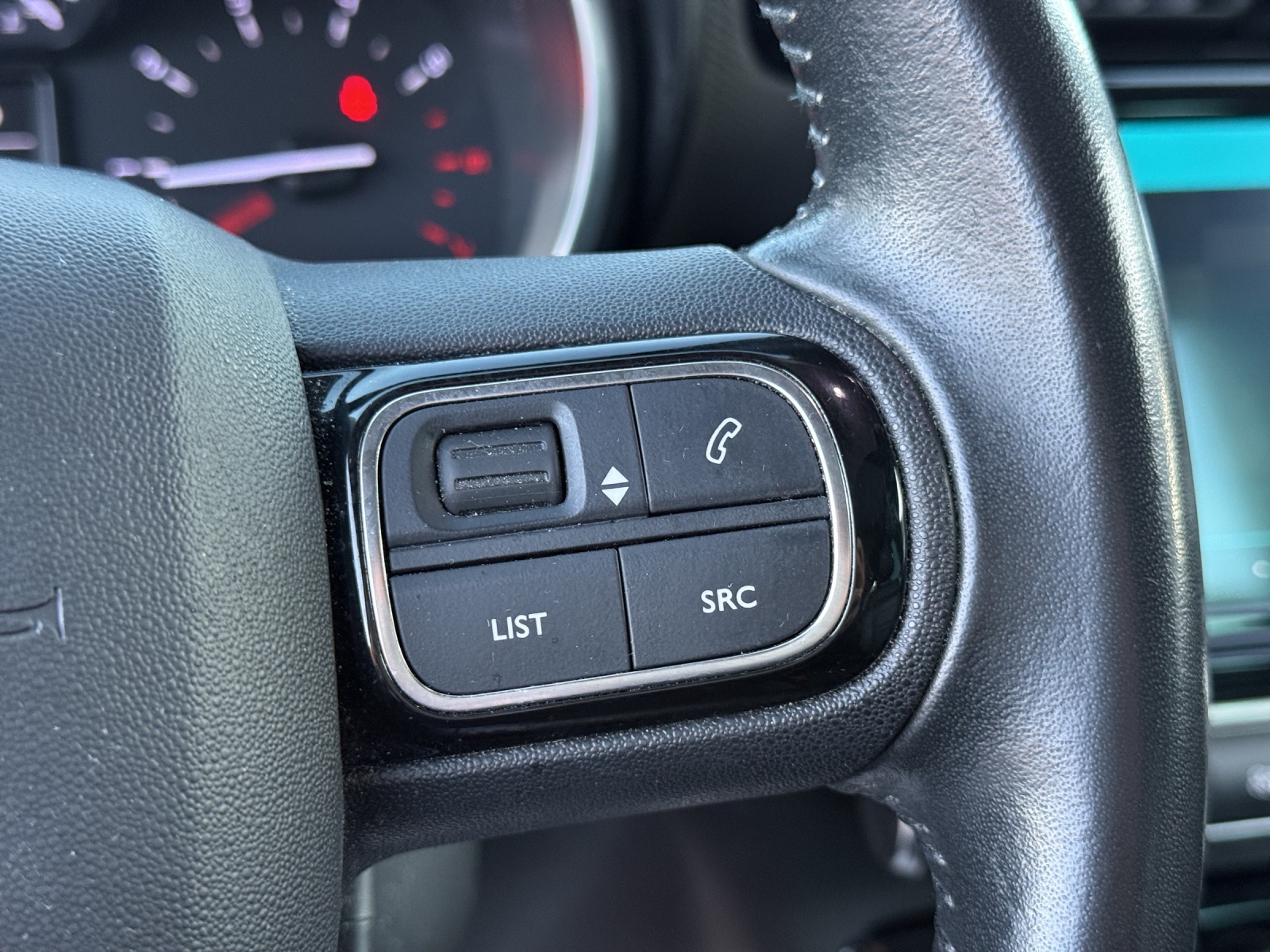 CITROEN C3 Aircross 1.2i PureTech Shine Pack EAT6-image-23
