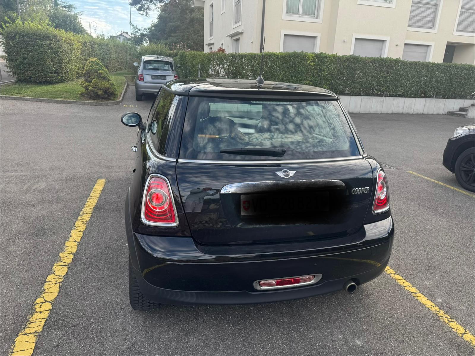MINI 1.6i Cooper-image-2