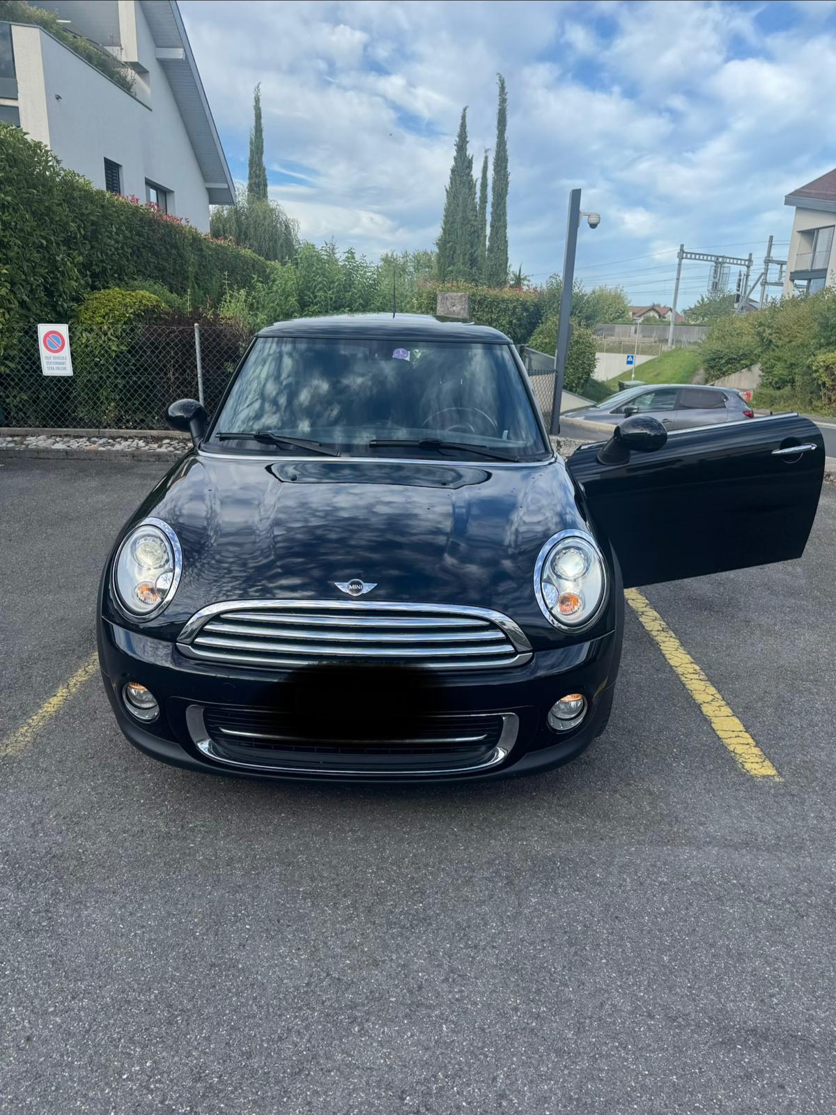 MINI 1.6i Cooper-image-4