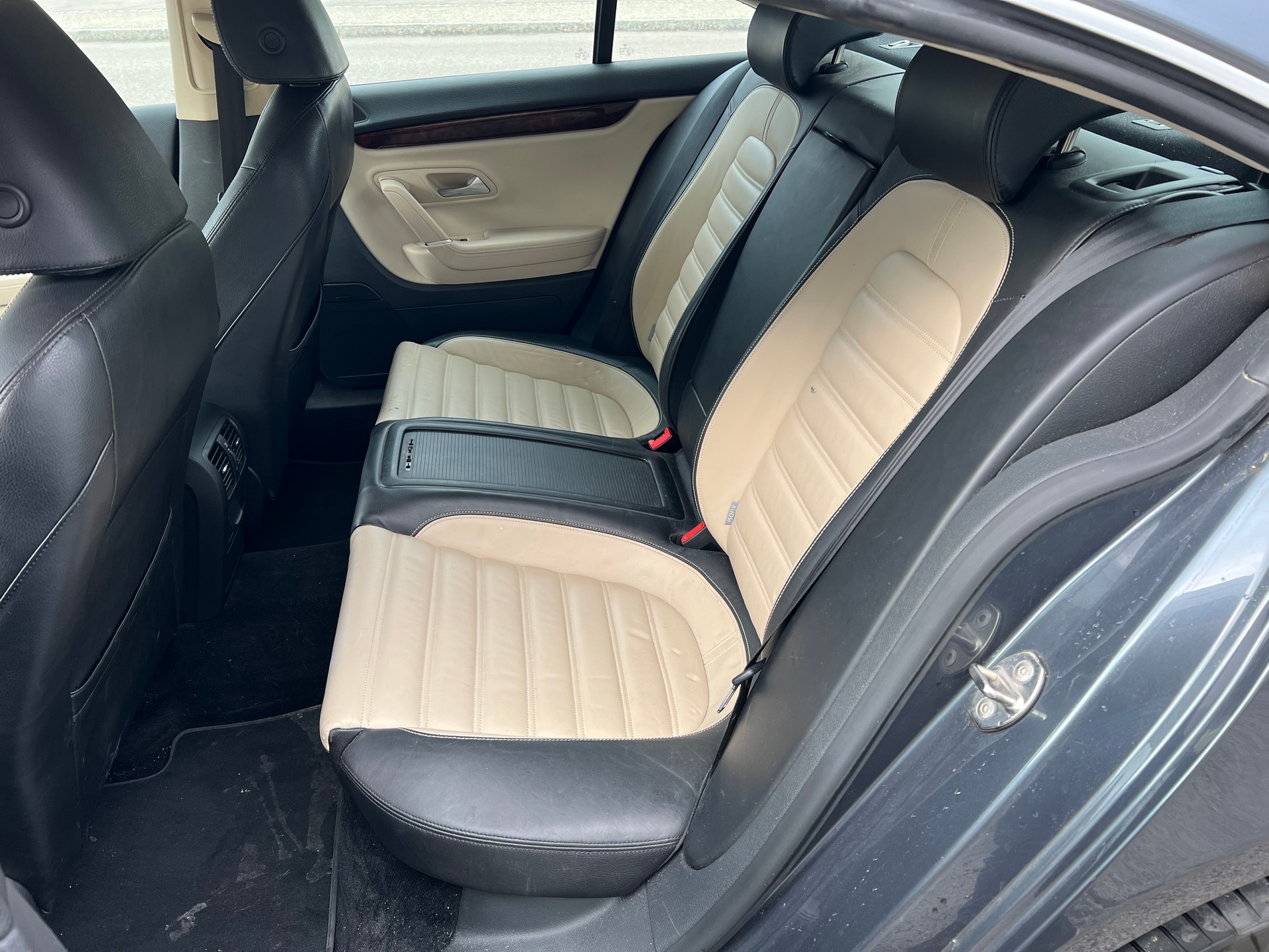 VW Passat CC 2.0 TSI Tiptronic-image-8