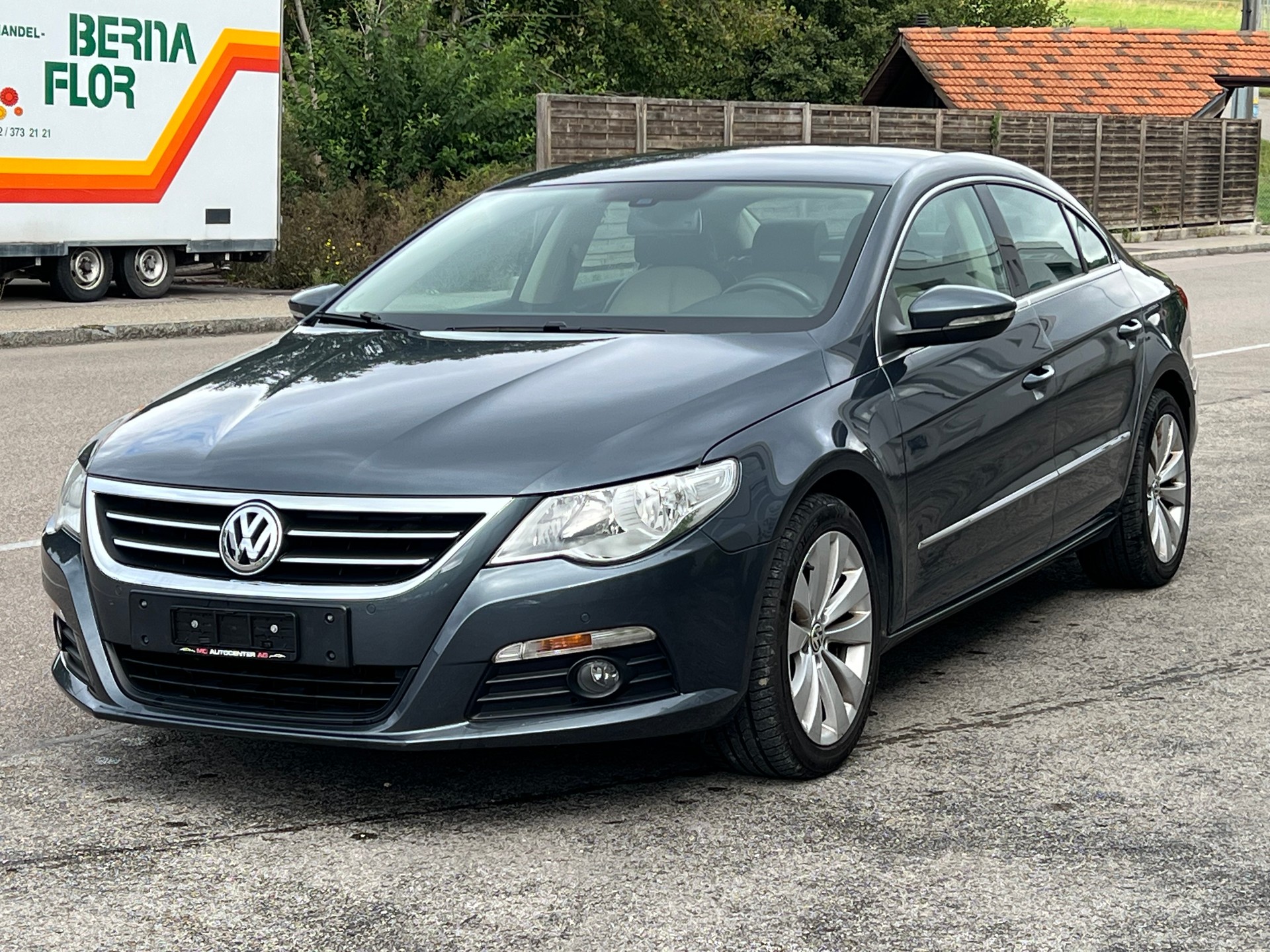 VW Passat CC 2.0 TSI Tiptronic-image-0