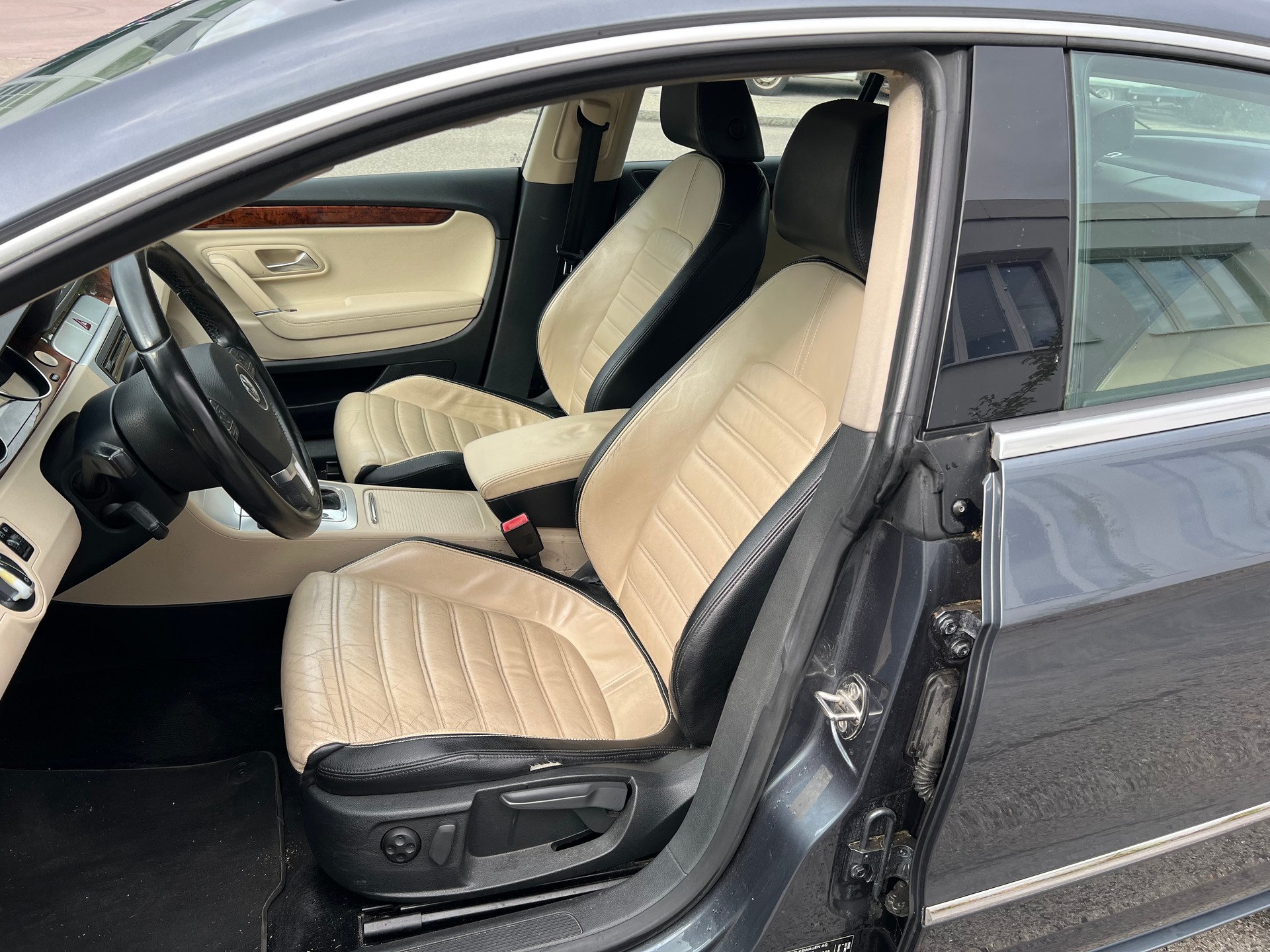 VW Passat CC 2.0 TSI Tiptronic-image-7