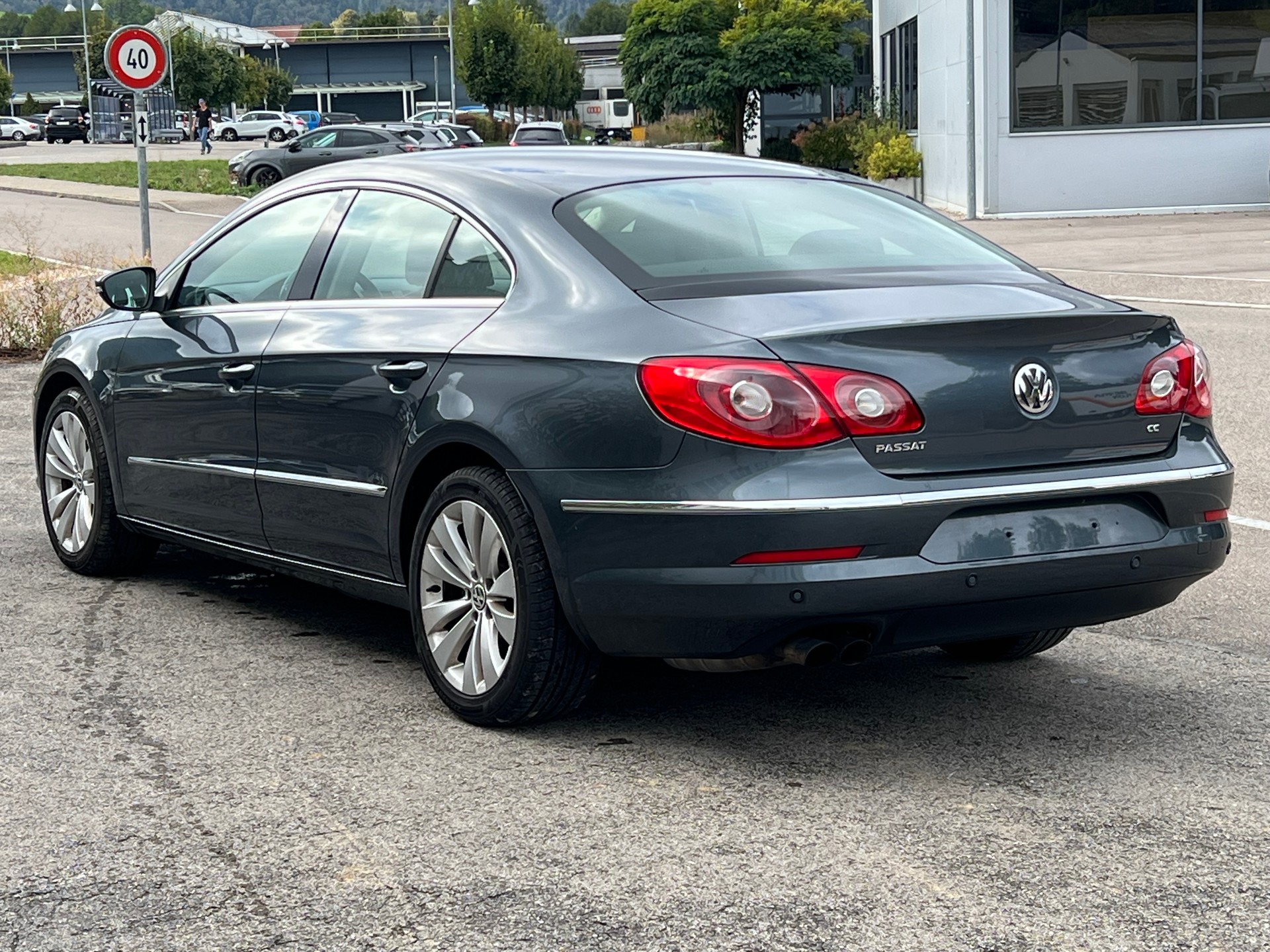 VW Passat CC 2.0 TSI Tiptronic-image-5