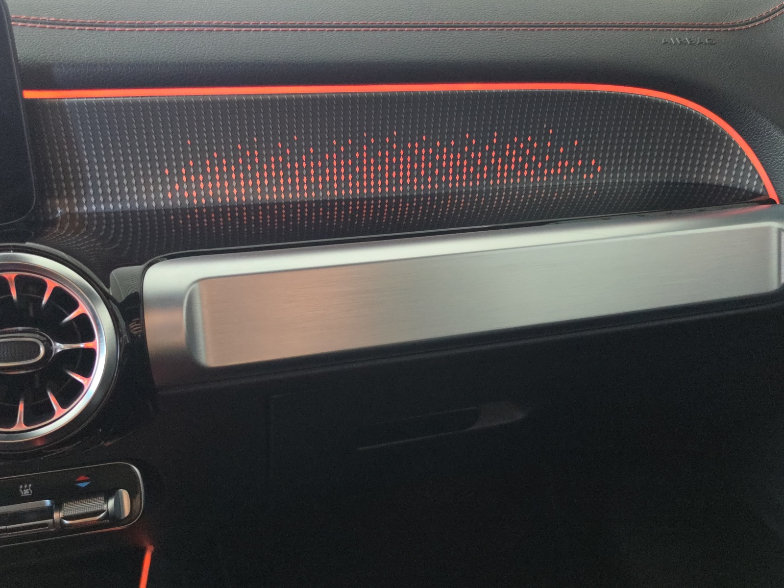 MERCEDES-BENZ EQB 350 AMG Line 4Matic-image-16