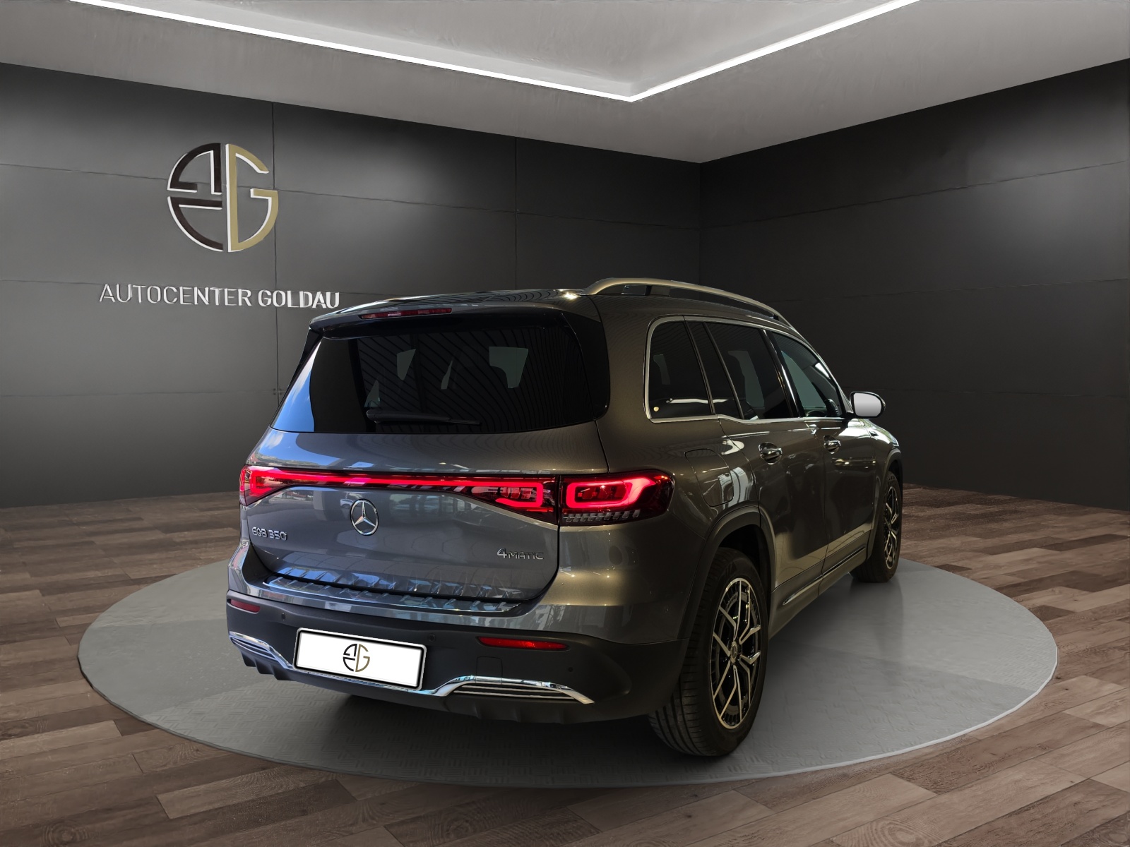 MERCEDES-BENZ EQB 350 AMG Line 4Matic-image-3