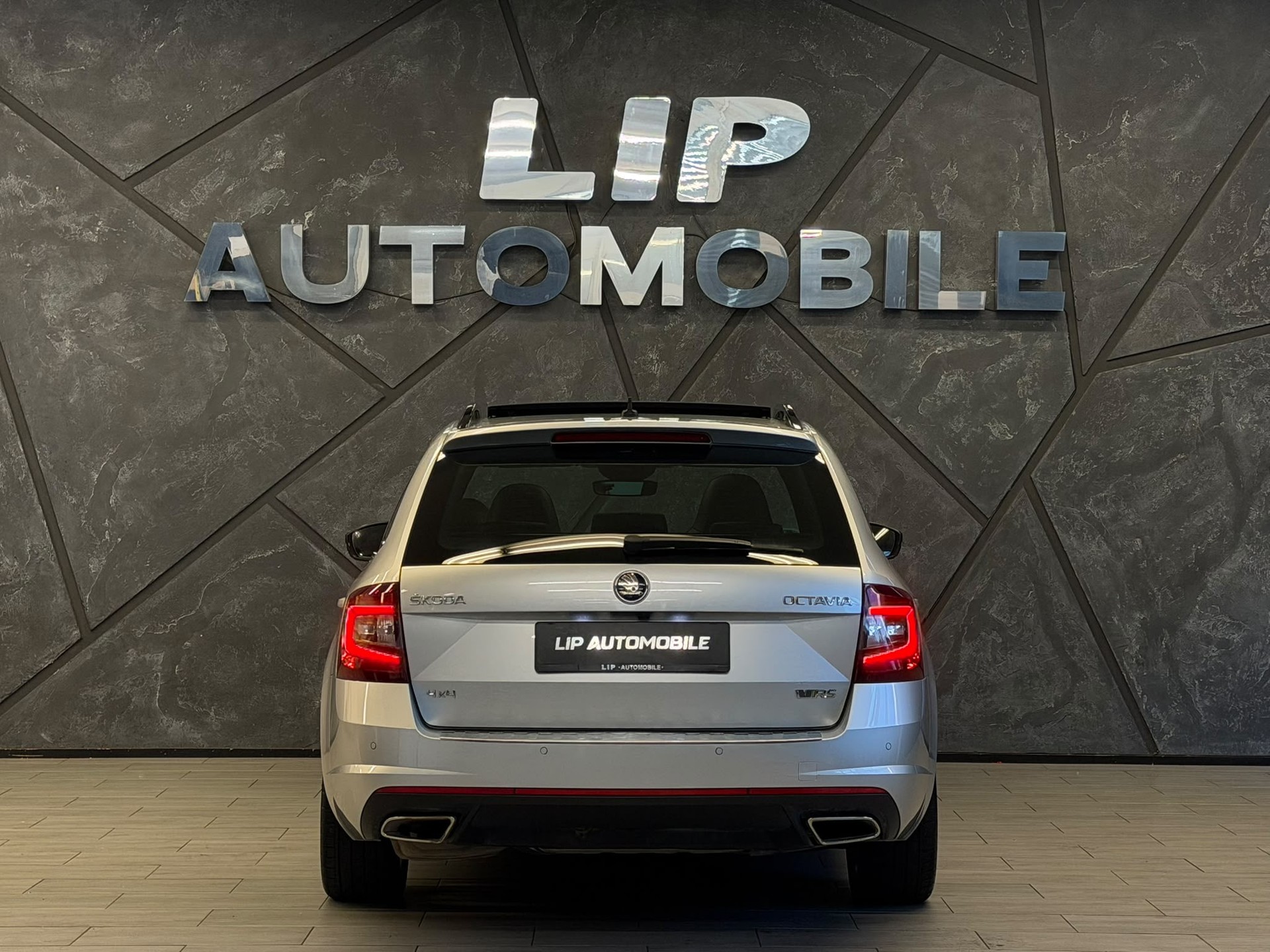 SKODA Octavia Combi 2.0 TDI RS 4x4 DSG-image-6