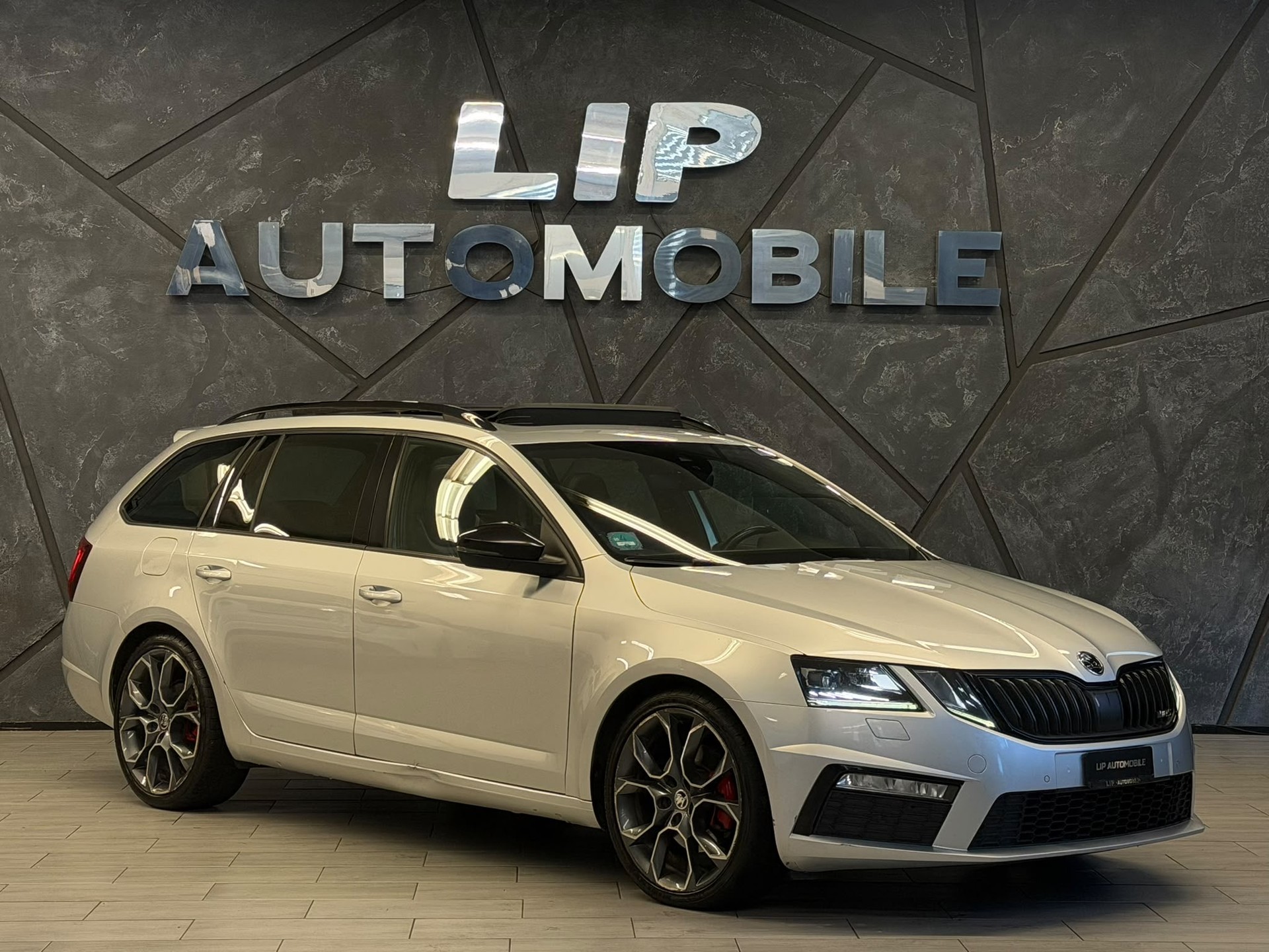 SKODA Octavia Combi 2.0 TDI RS 4x4 DSG-image-2