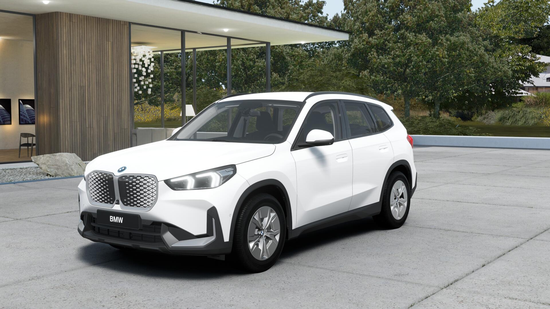 BMW iX1 30 xDrive-image-0