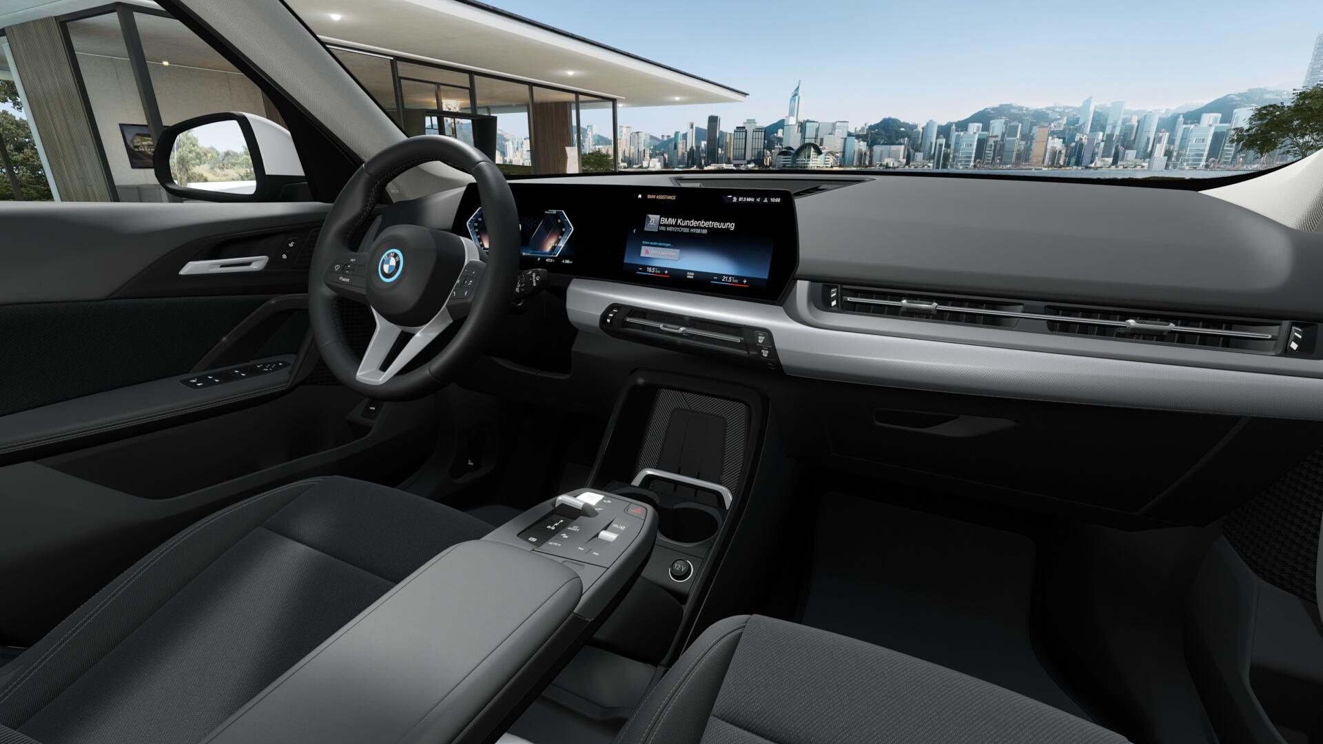 BMW iX1 30 xDrive-image-3