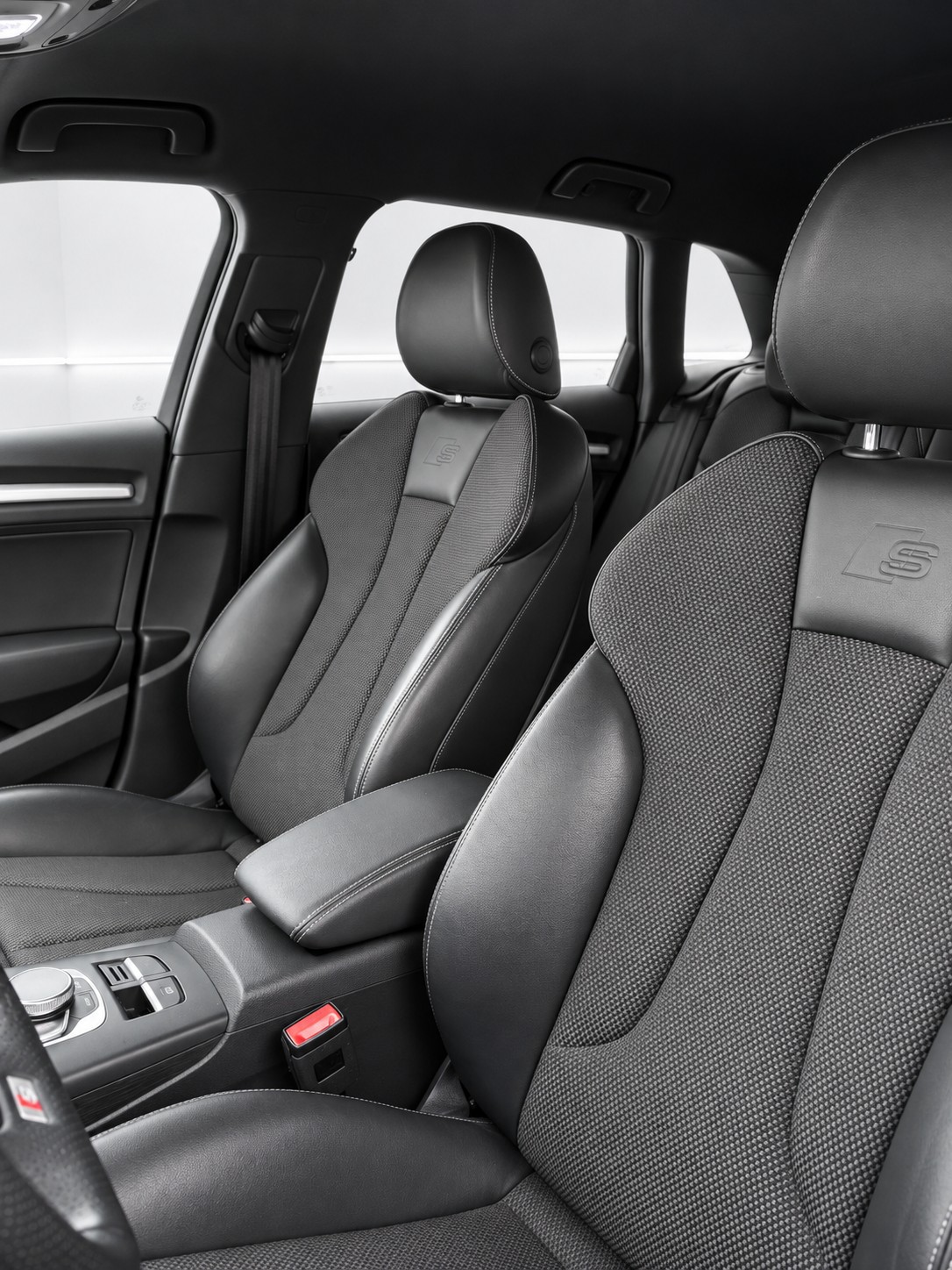 AUDI A3 Sportback 1.5 TFSI S-tronic Sport-image-7