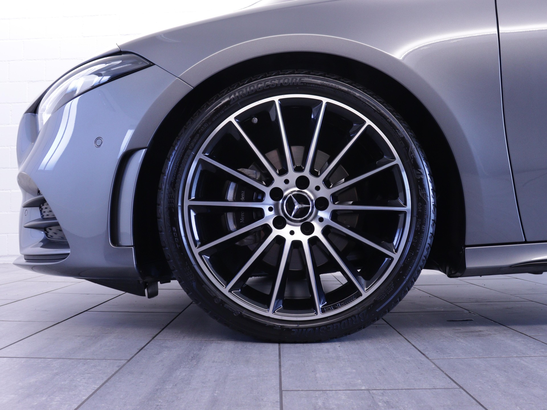 MERCEDES-BENZ A 180 Night Star AMG Line-image-13