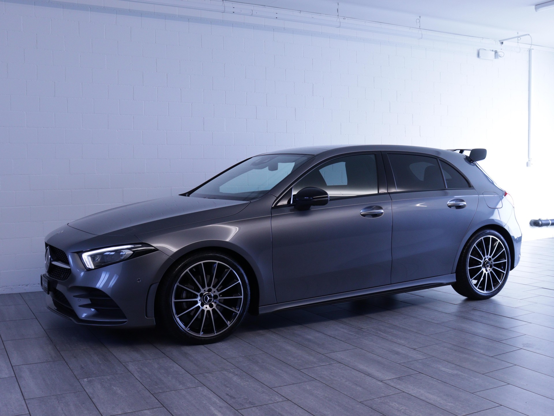 MERCEDES-BENZ A 180 Night Star AMG Line-image-1