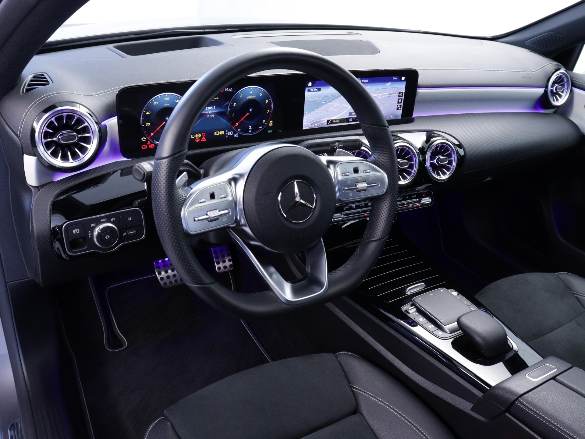MERCEDES-BENZ A 180 Night Star AMG Line-image-5