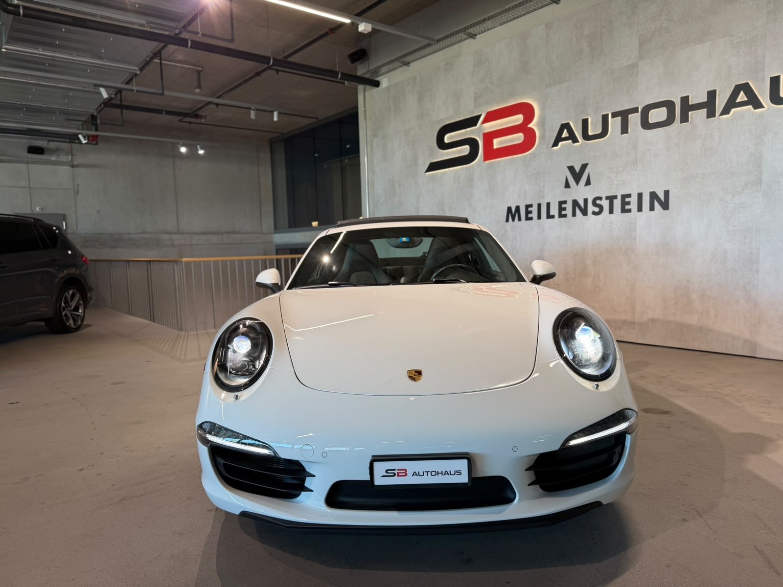 PORSCHE 911 Carrera 4S PDK (CH)-image-2