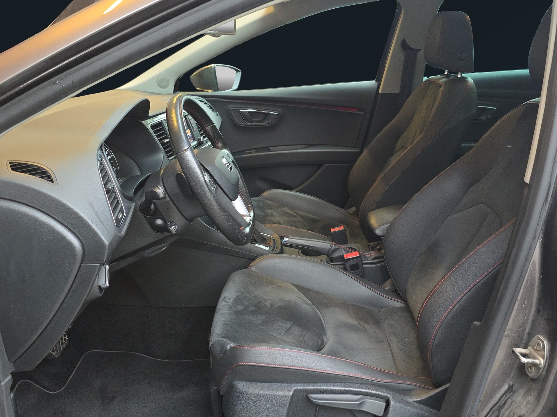 SEAT Leon ST 1.8 TSI FR Viva DSG-image-9