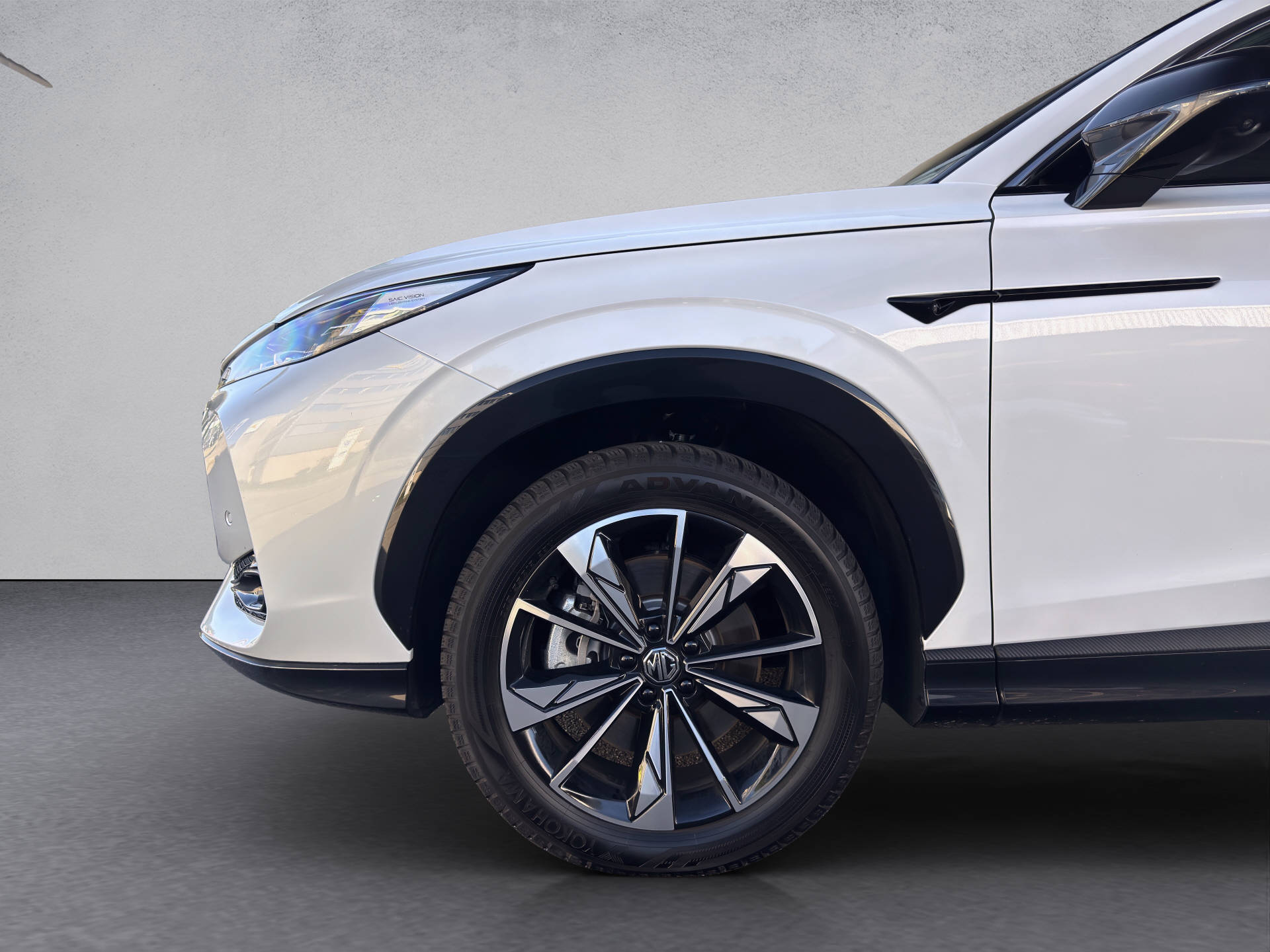 MG HS 1.5 Hybrid Luxury-image-2