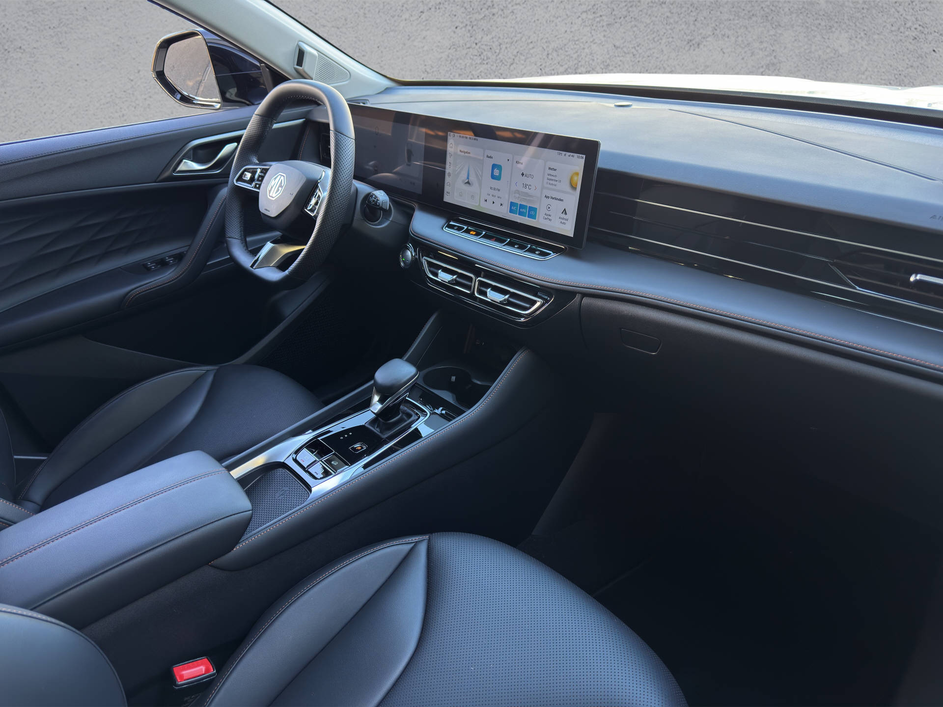 MG HS 1.5 Hybrid Luxury-image-14