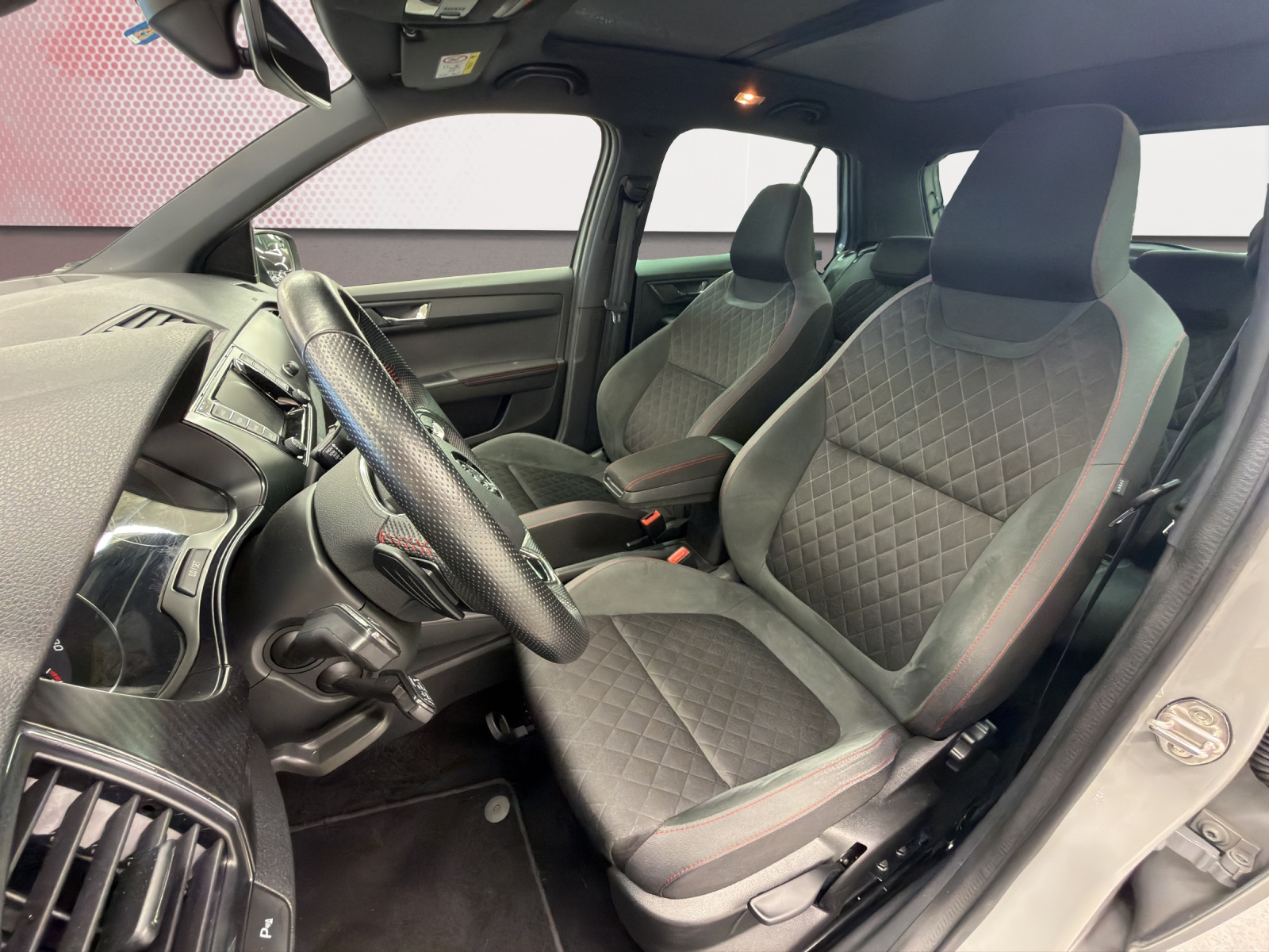 SKODA Fabia 1.0 TSI Monte Carlo DSG-image-10