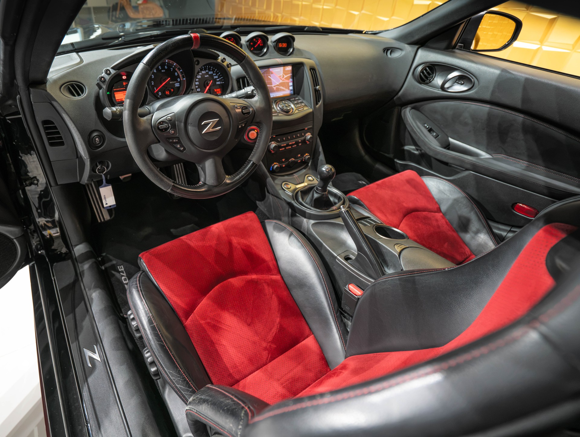 NISSAN 370 Z nismo-image-8