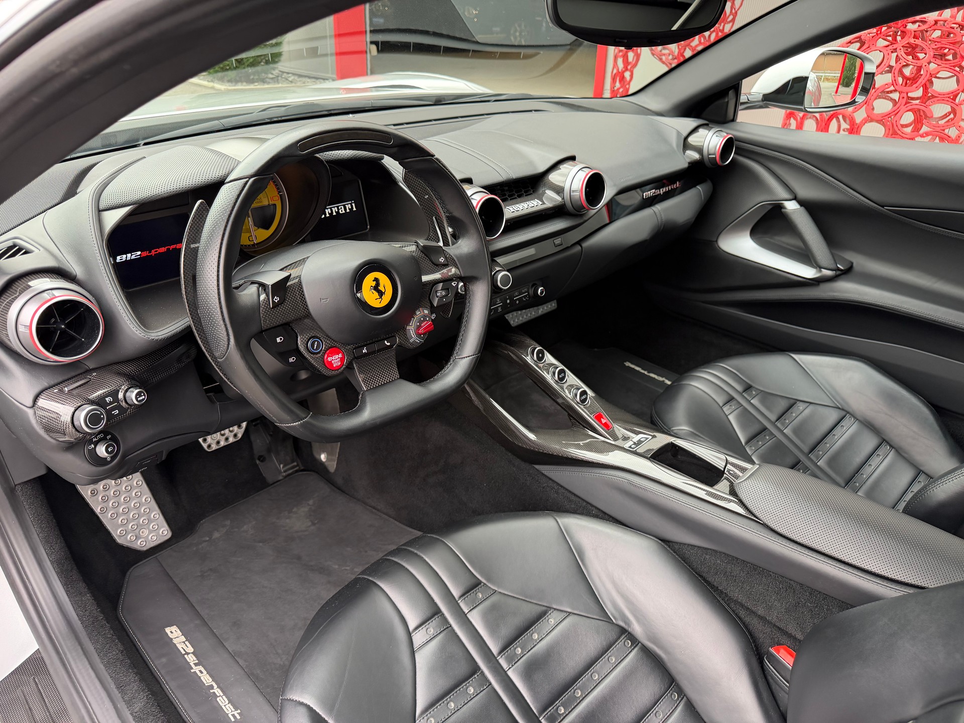 FERRARI 812 Superfast-image-12