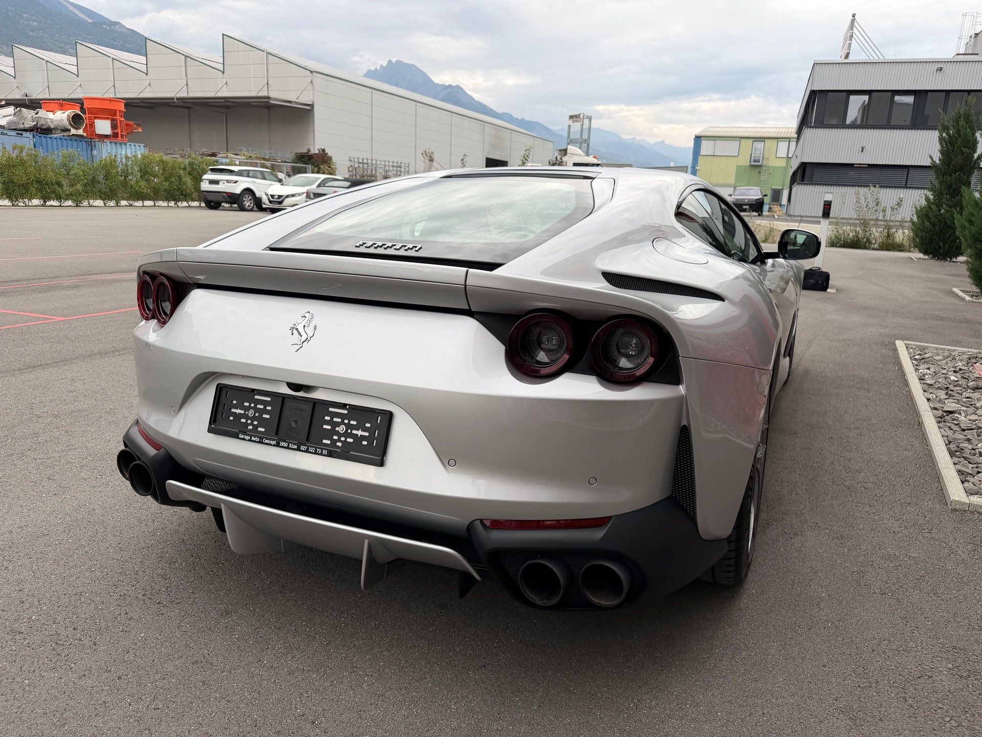 FERRARI 812 Superfast-image-6