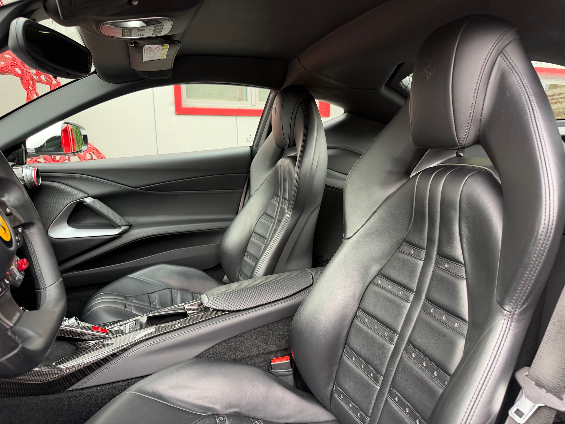 FERRARI 812 Superfast-image-14