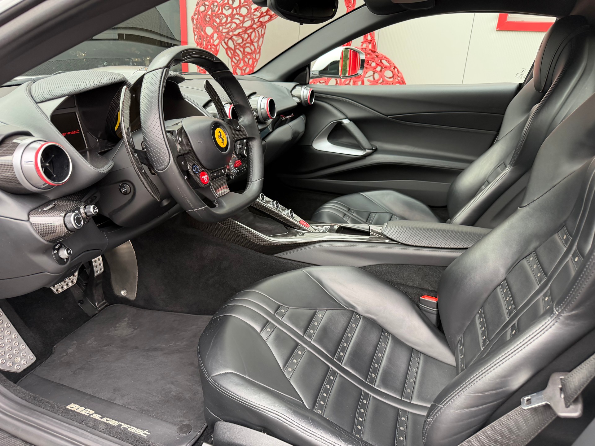 FERRARI 812 Superfast-image-13