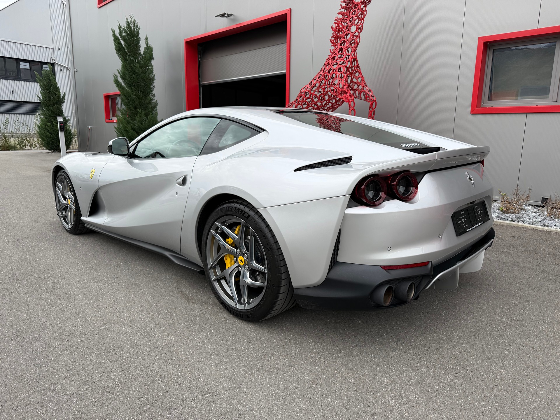 FERRARI 812 Superfast-image-4