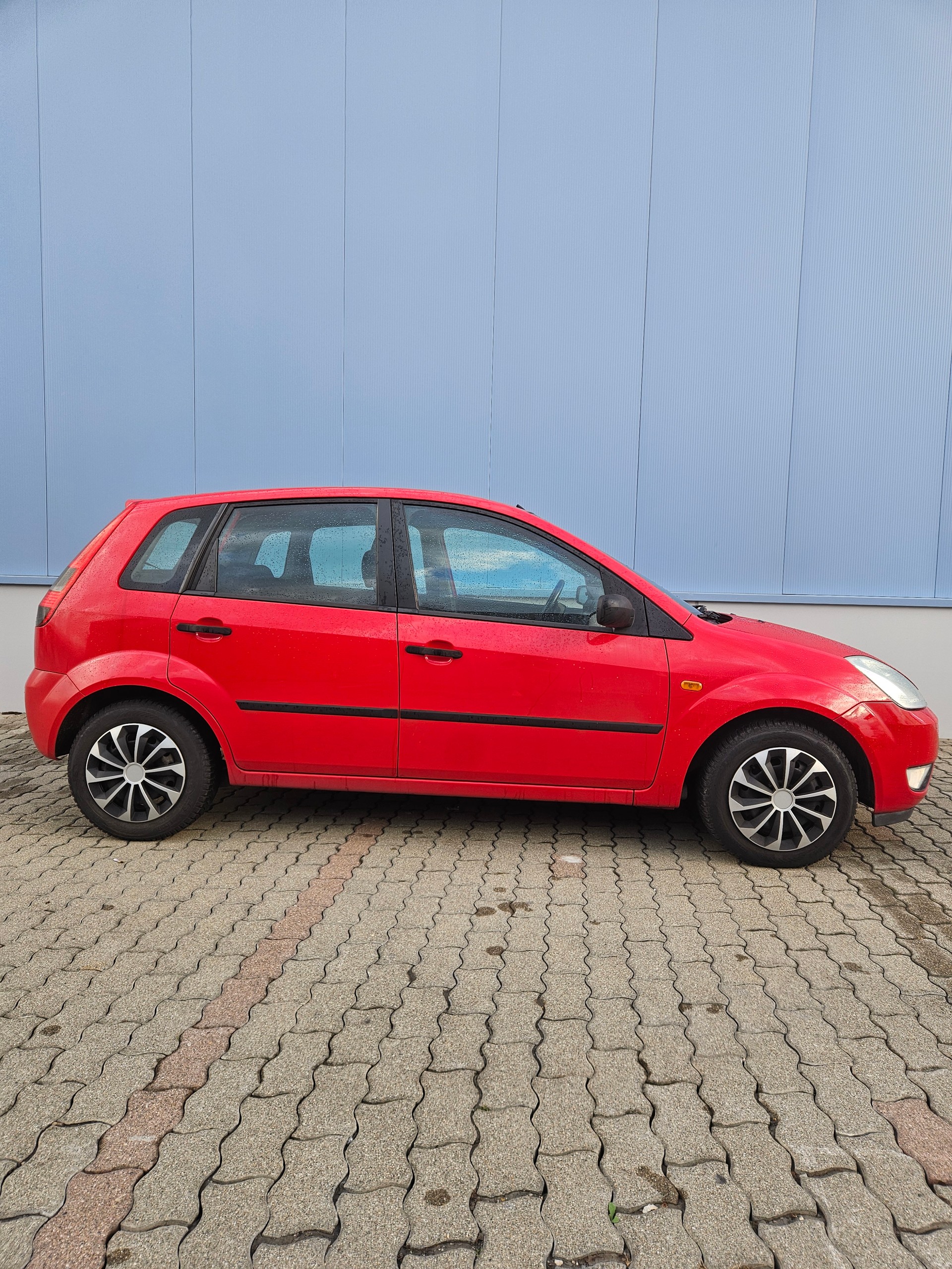 FORD Fiesta 1.4 16V Trend-image-1