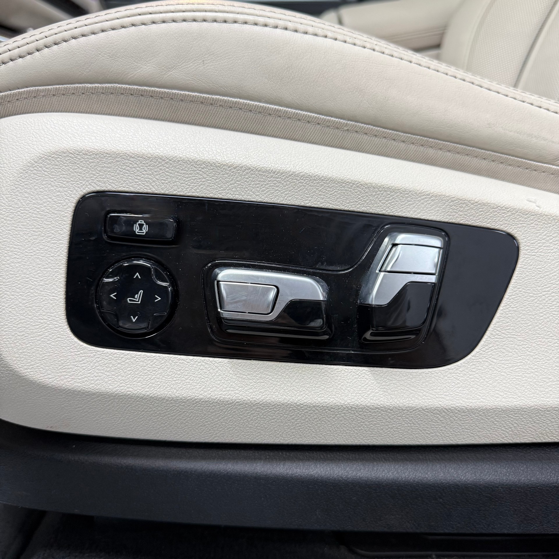 BMW X5 xDrive M50d Steptronic-image-21